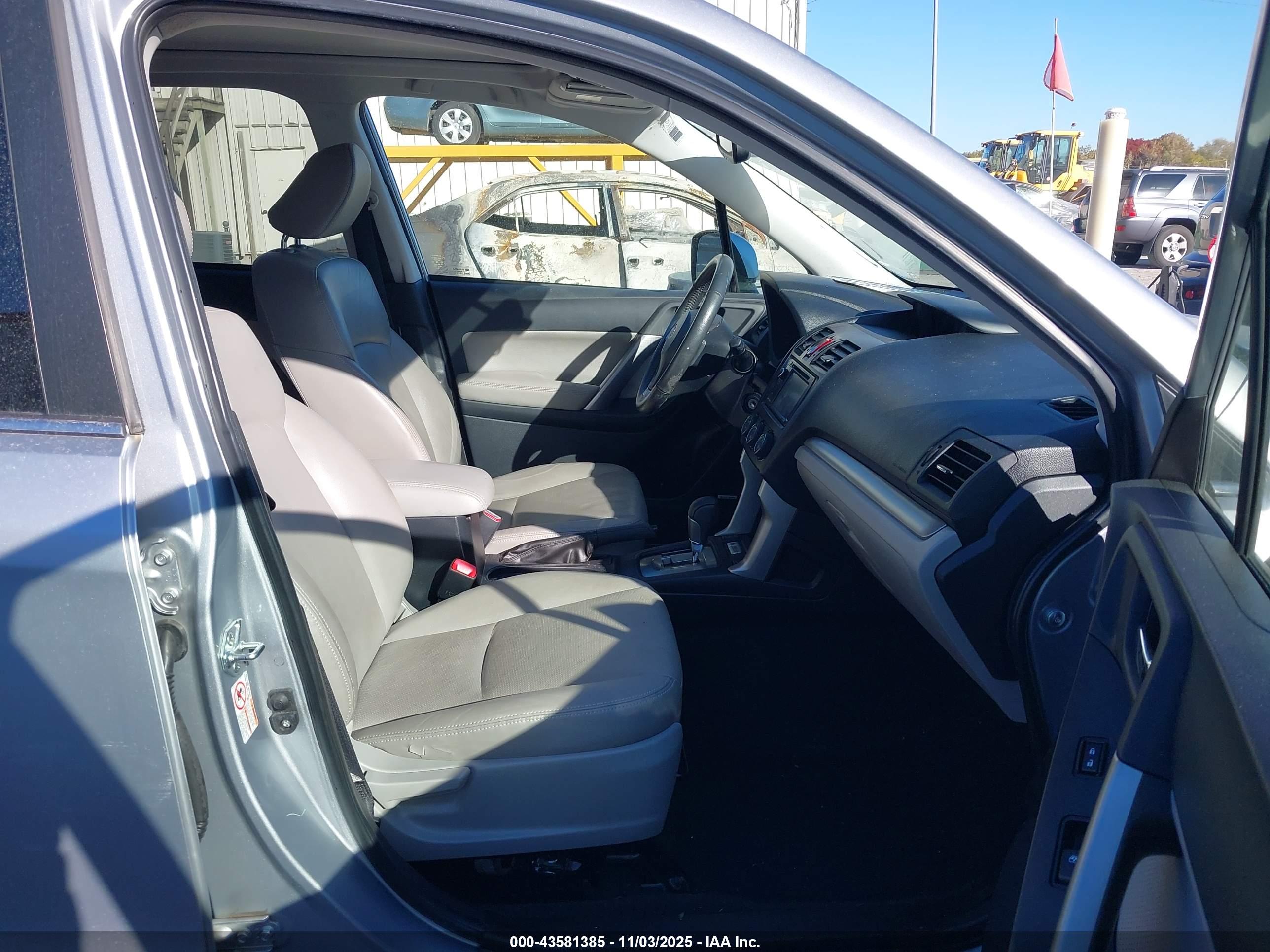SUBARU FORESTER image 5