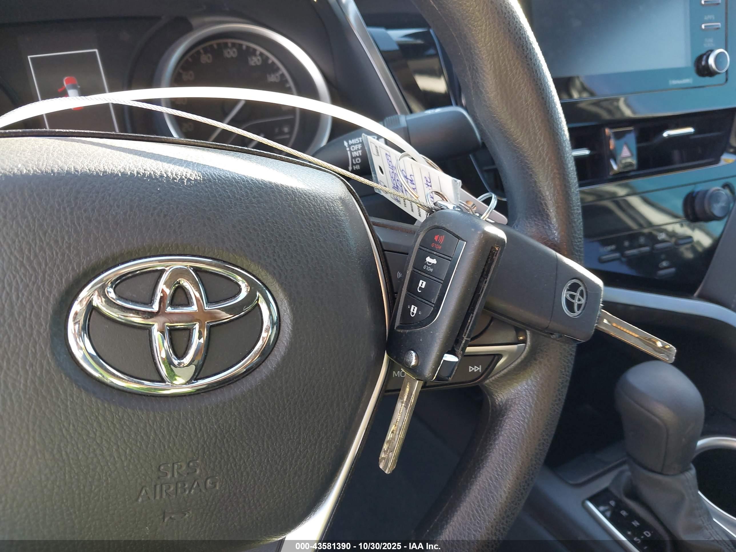 TOYOTA CAMRY image 11