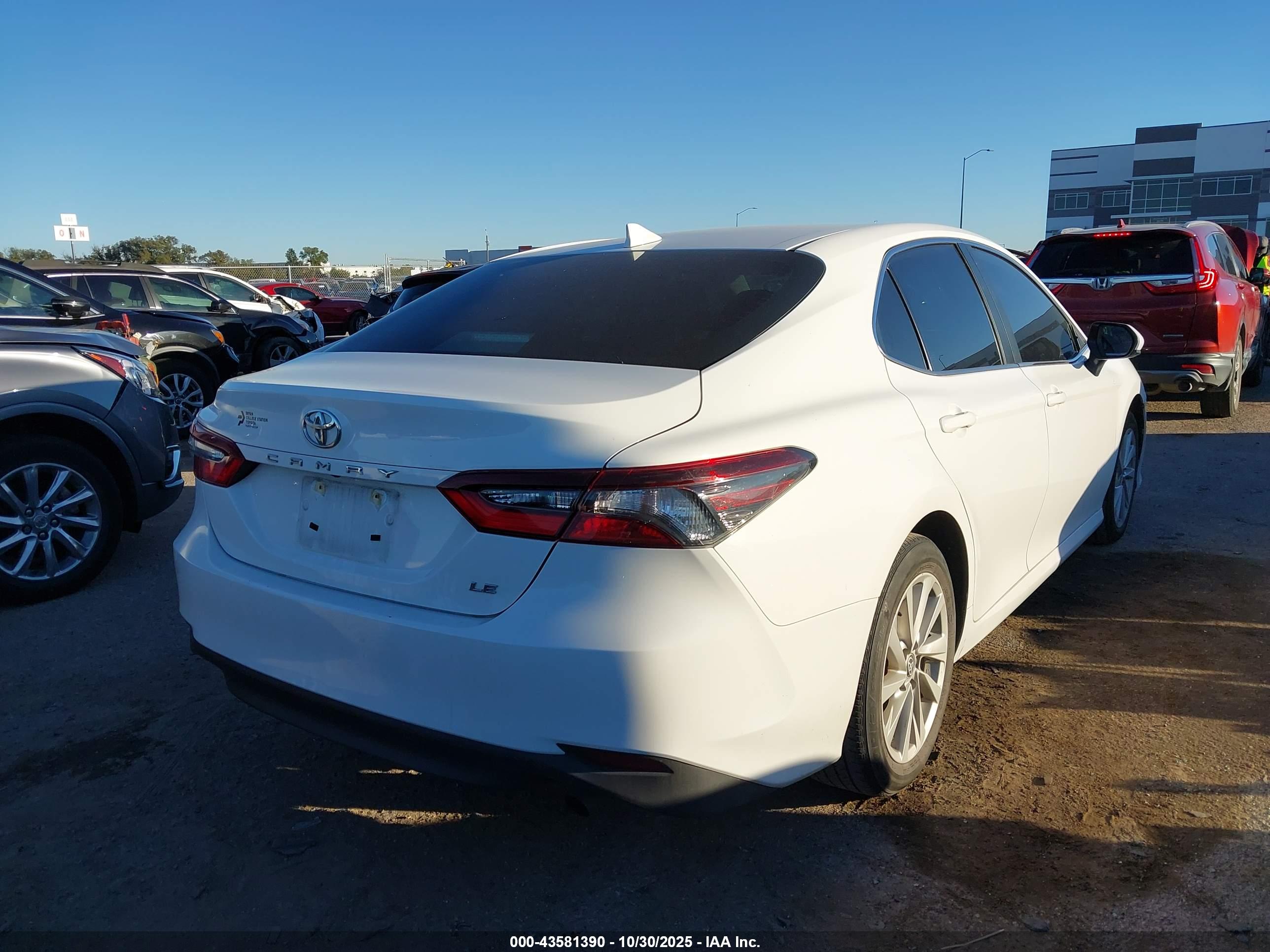 TOYOTA CAMRY image 4