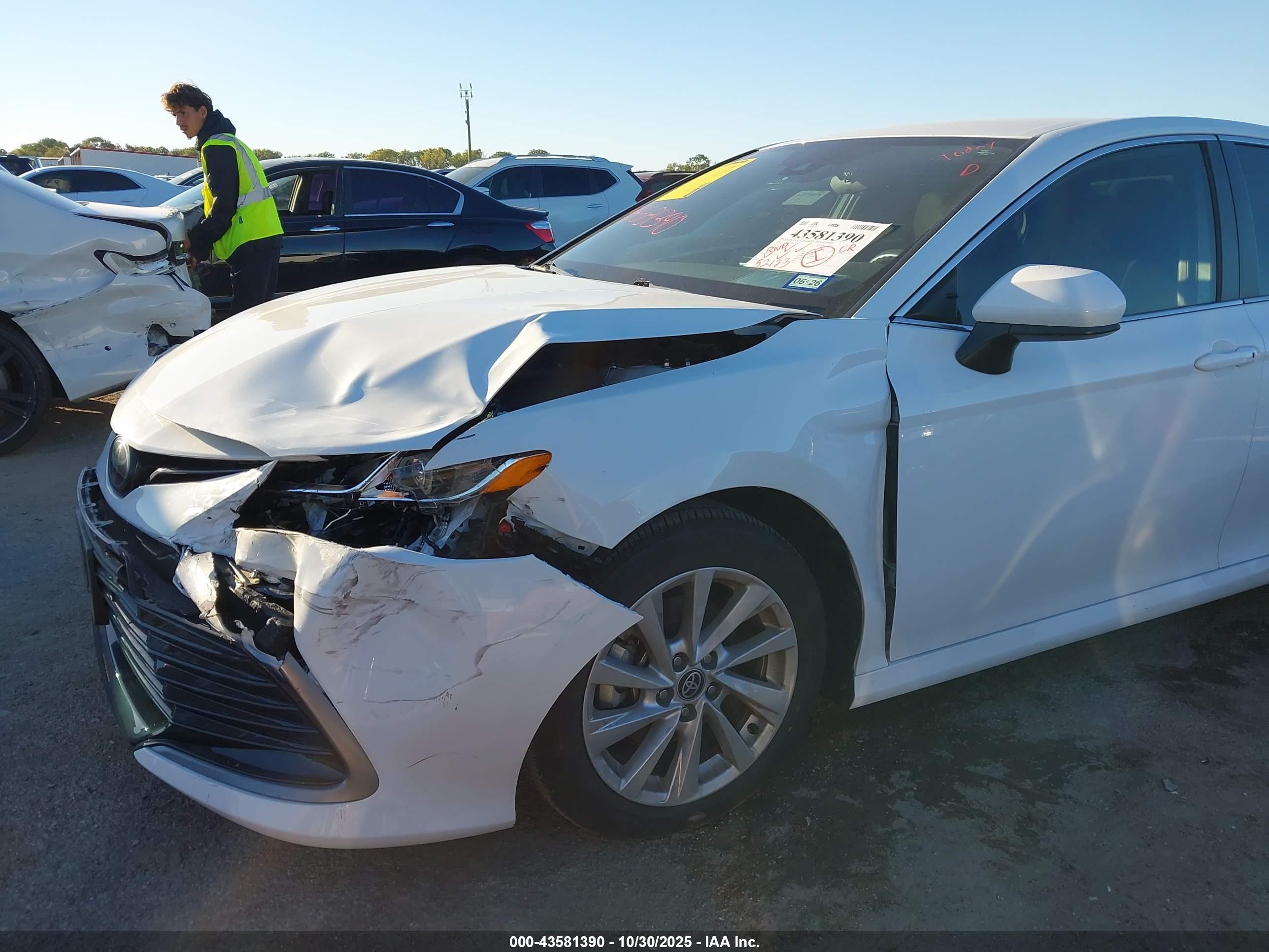 TOYOTA CAMRY image 6