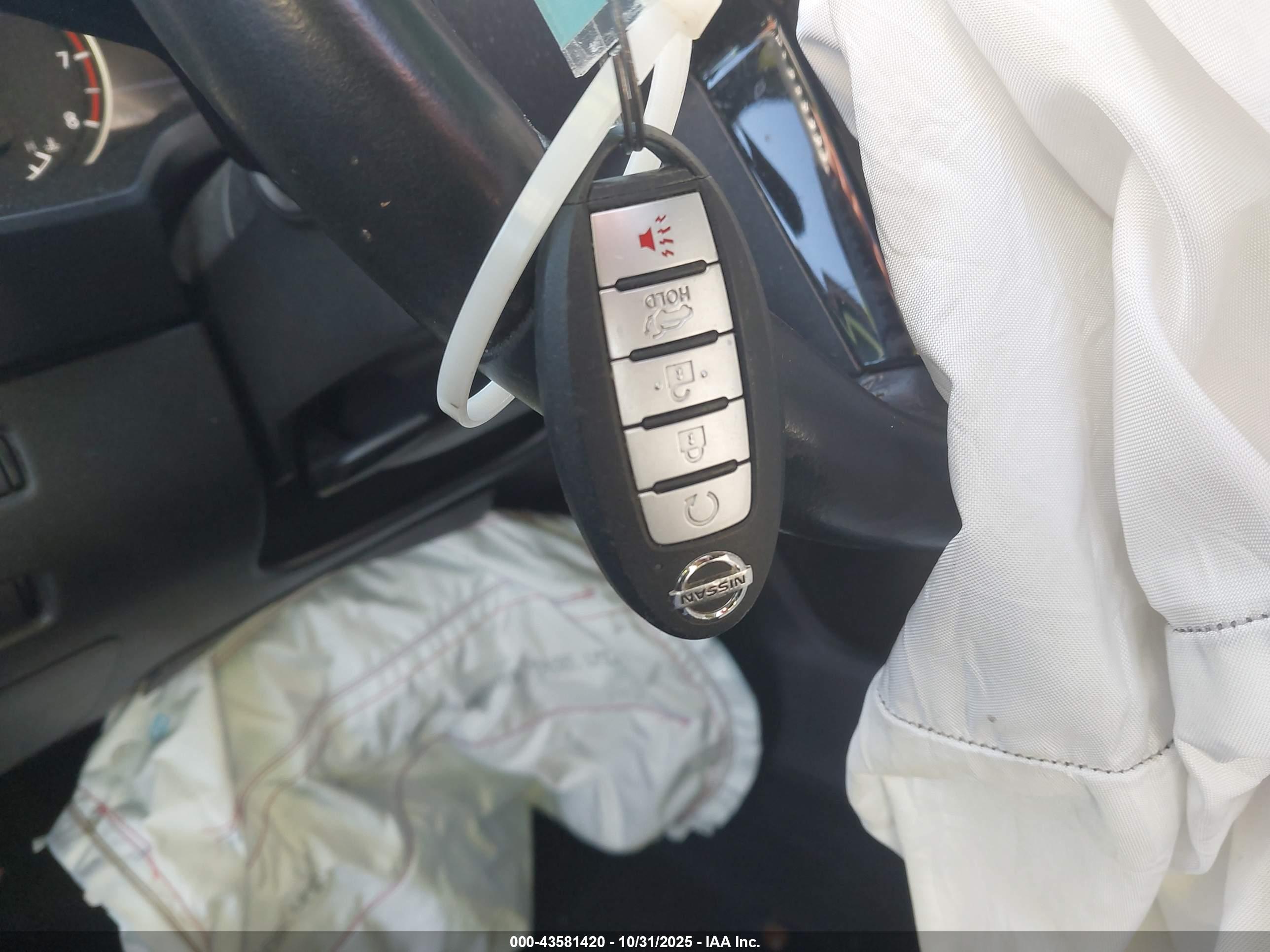NISSAN ROGUE image 11