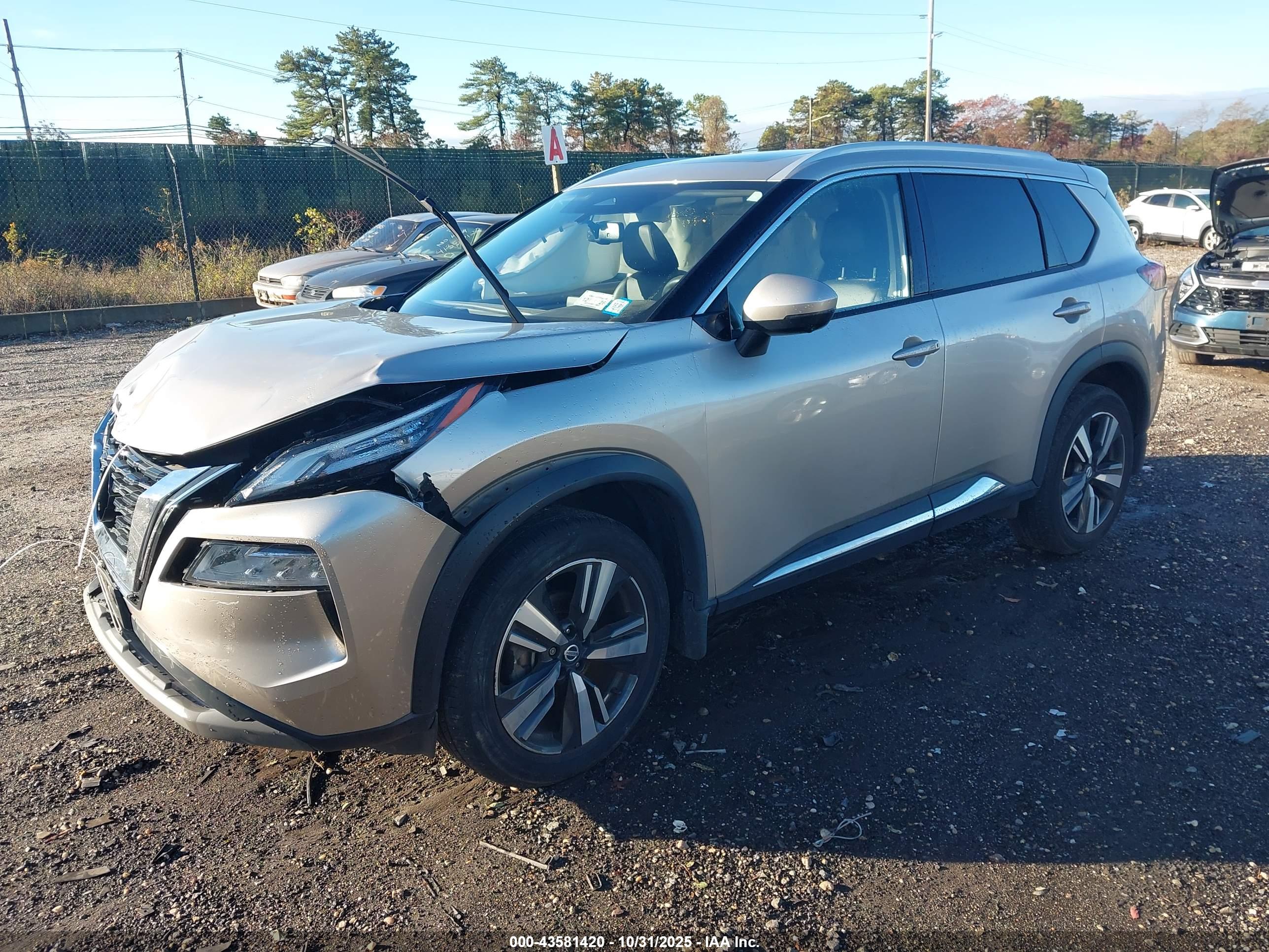 NISSAN ROGUE image 2