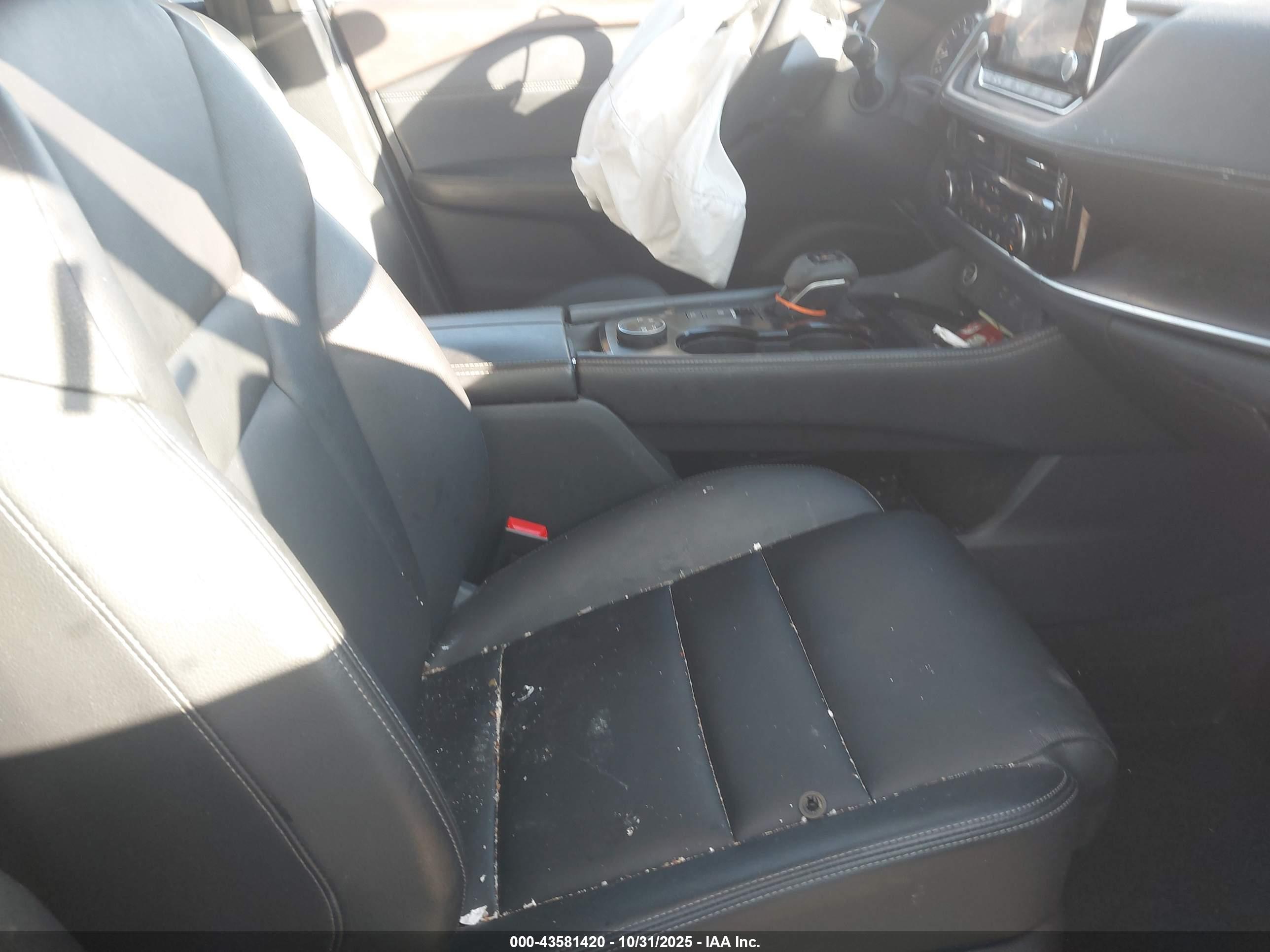 NISSAN ROGUE image 5