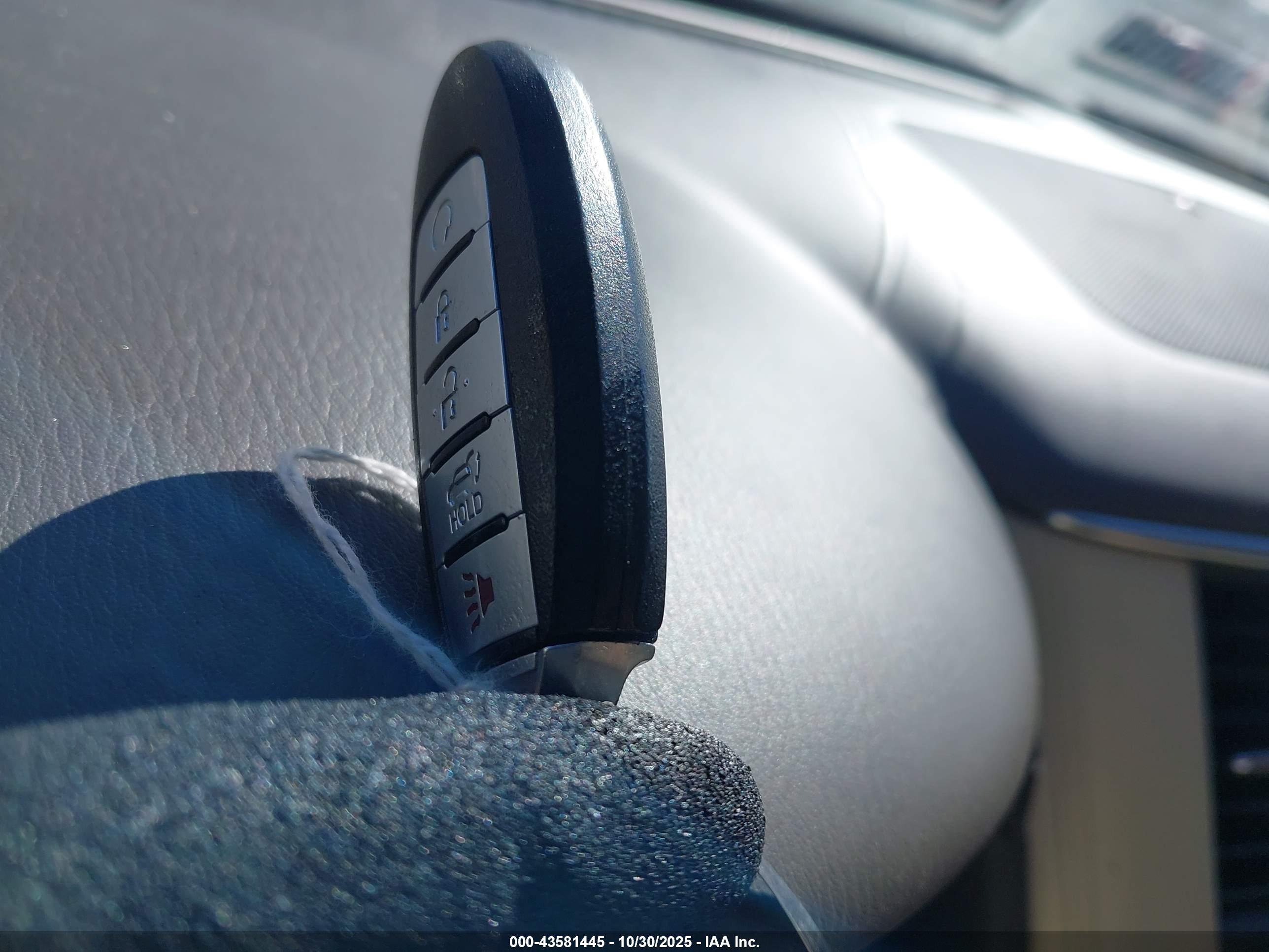 INFINITI QX80 image 11