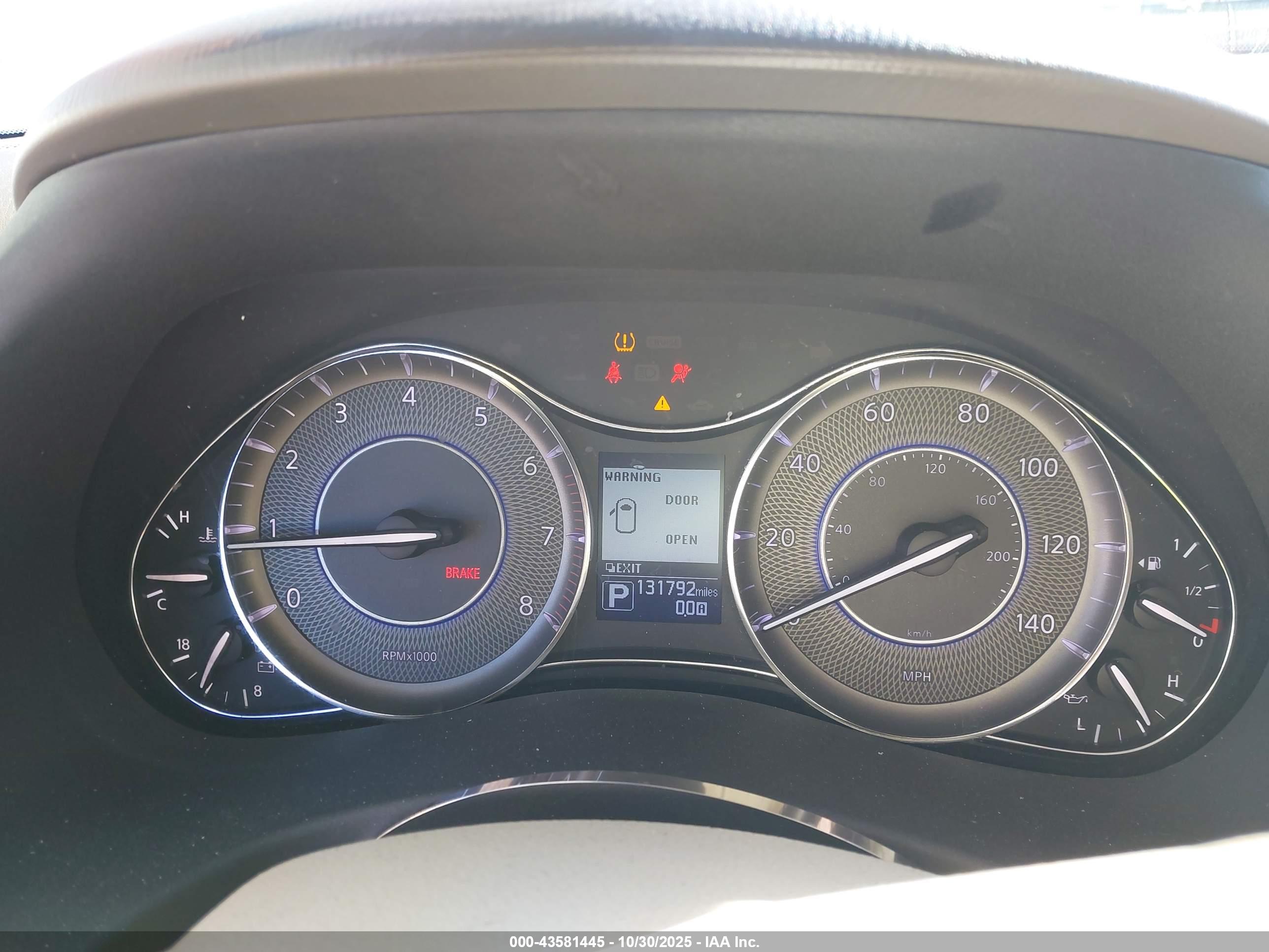 INFINITI QX80 image 7