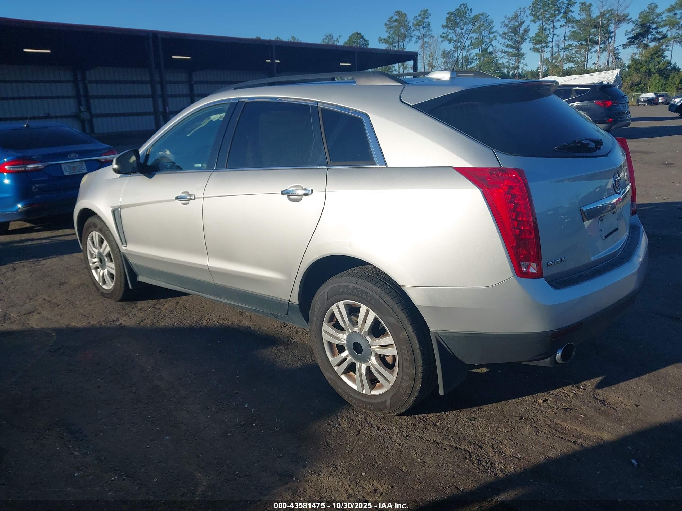 CADILLAC SRX image 3