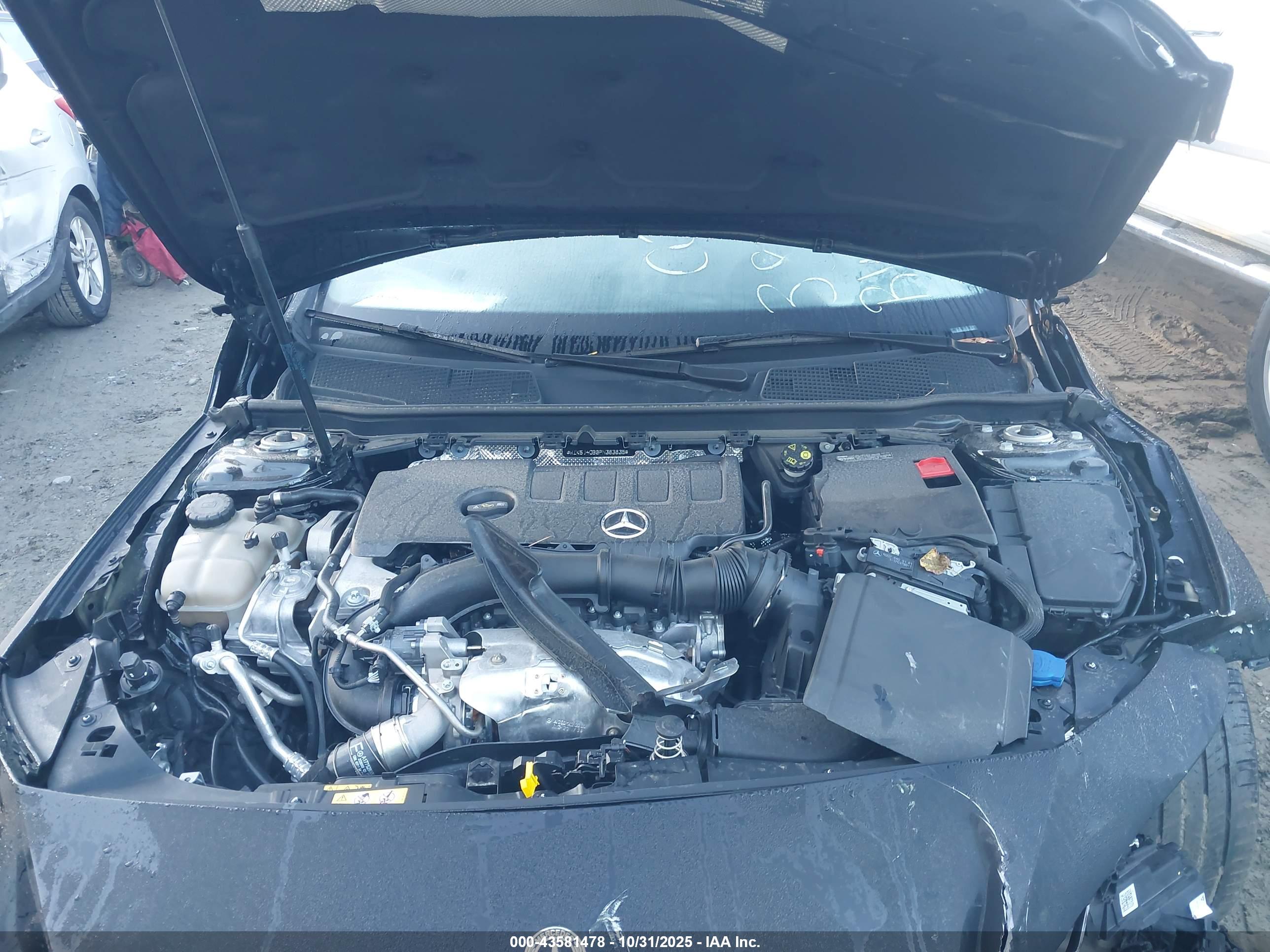 MERCEDES-BENZ CLA image 10
