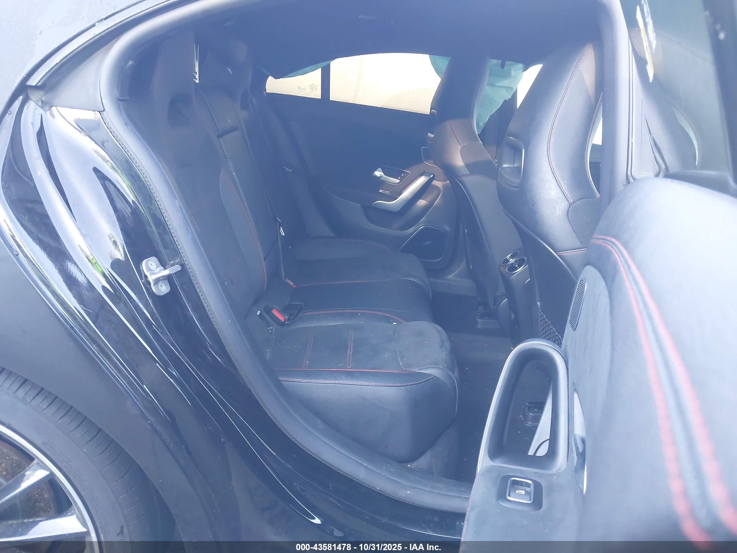 MERCEDES-BENZ CLA image 8