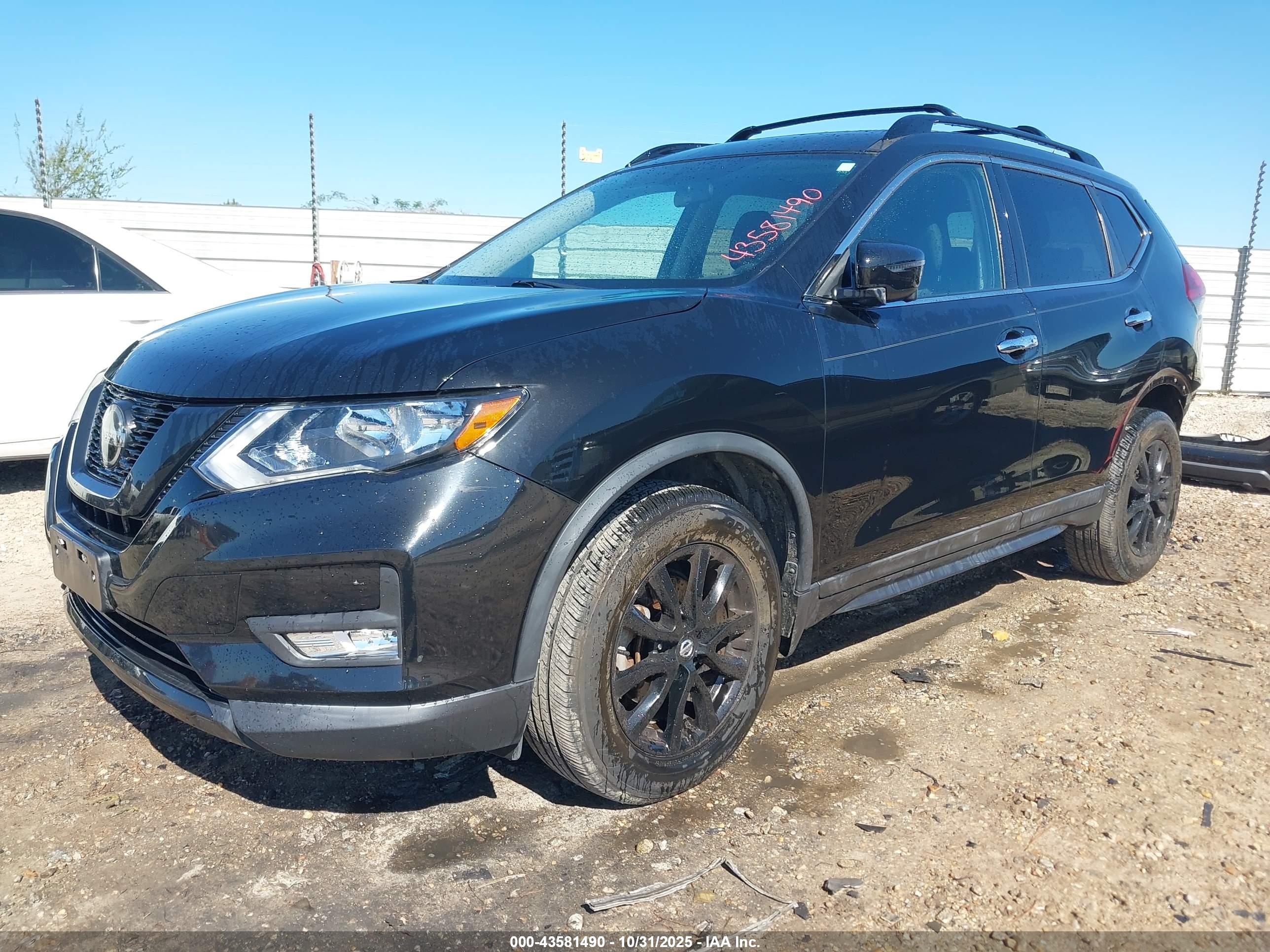 NISSAN ROGUE image 2