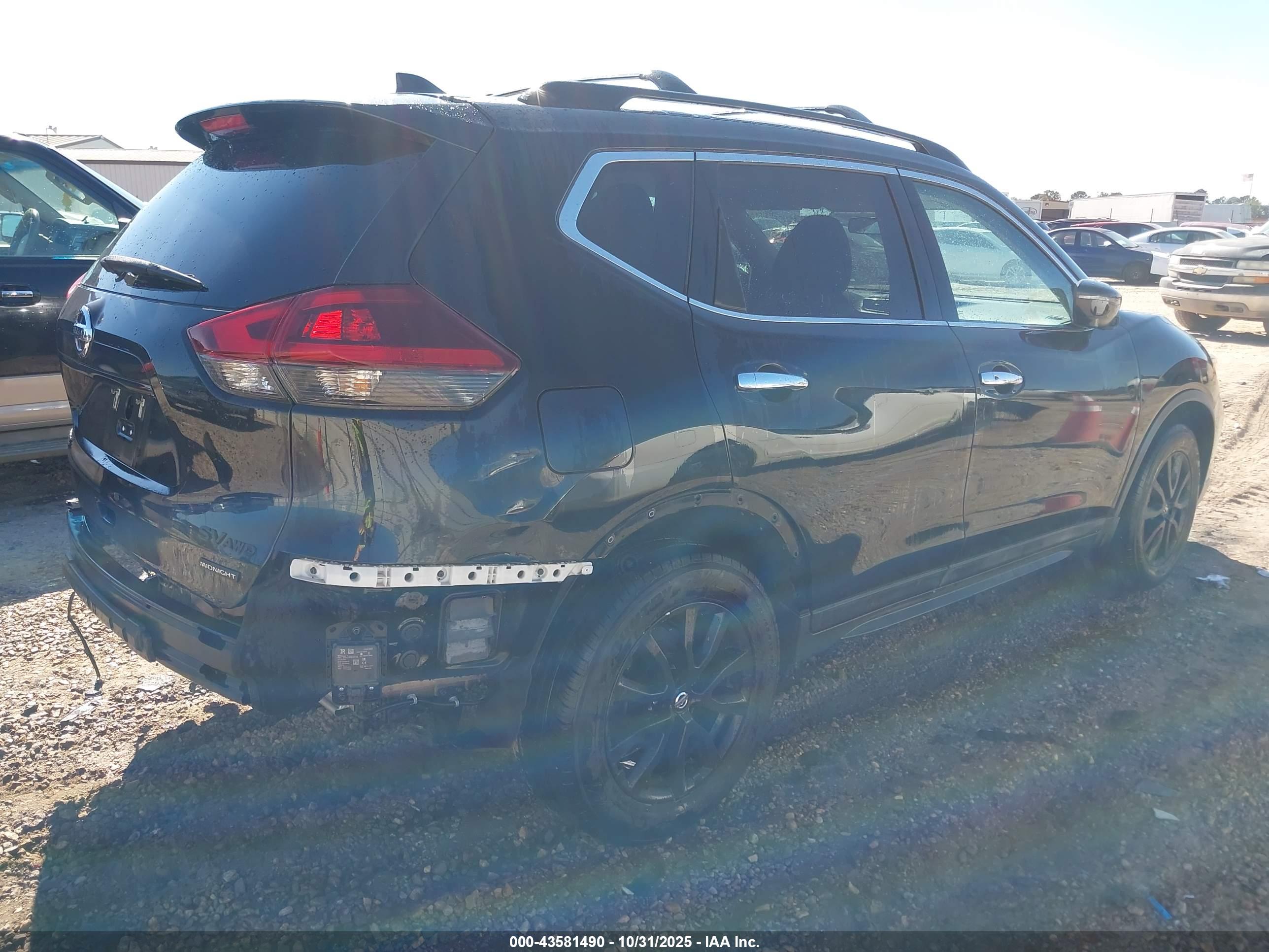 NISSAN ROGUE image 4