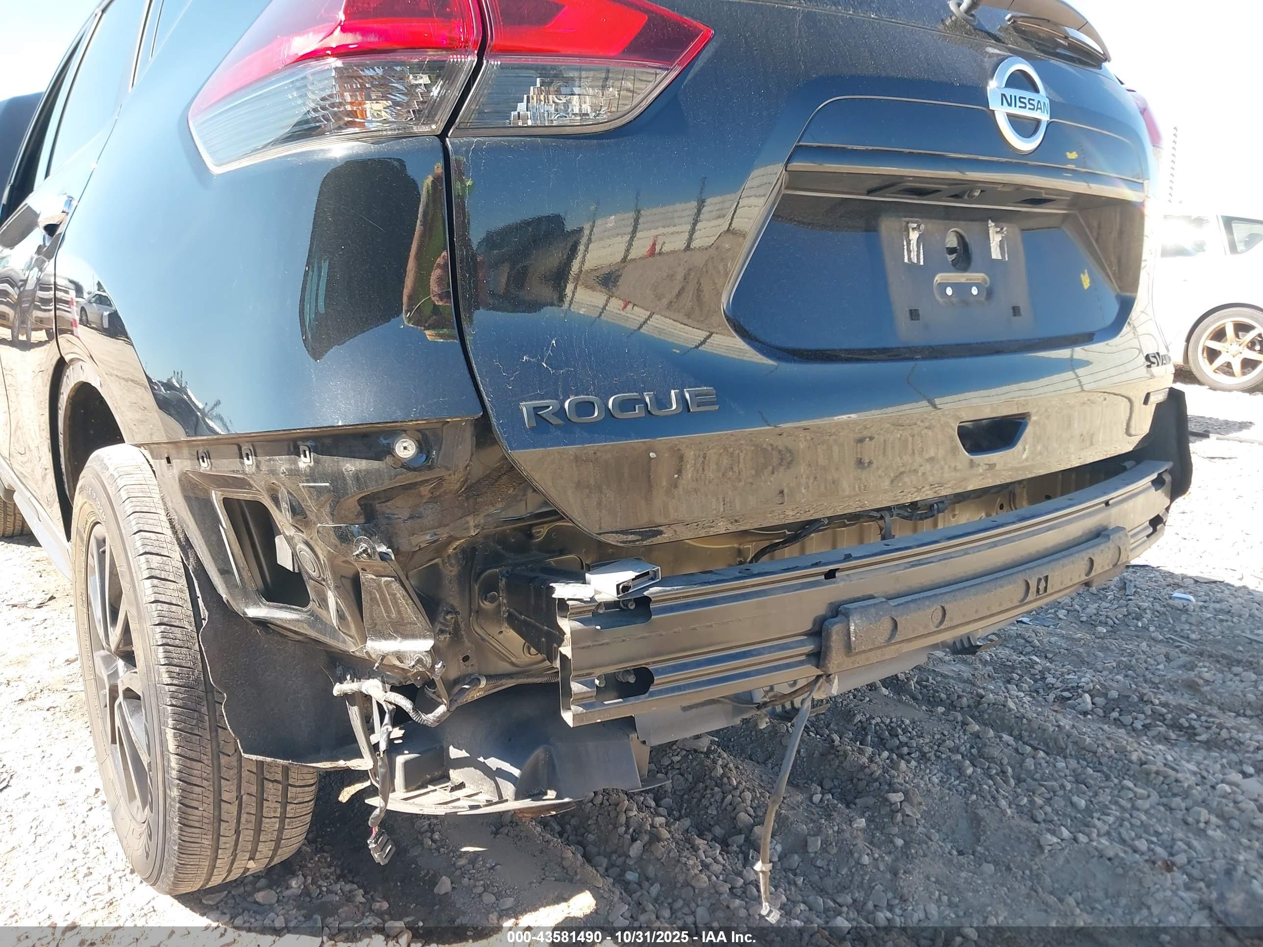NISSAN ROGUE image 6