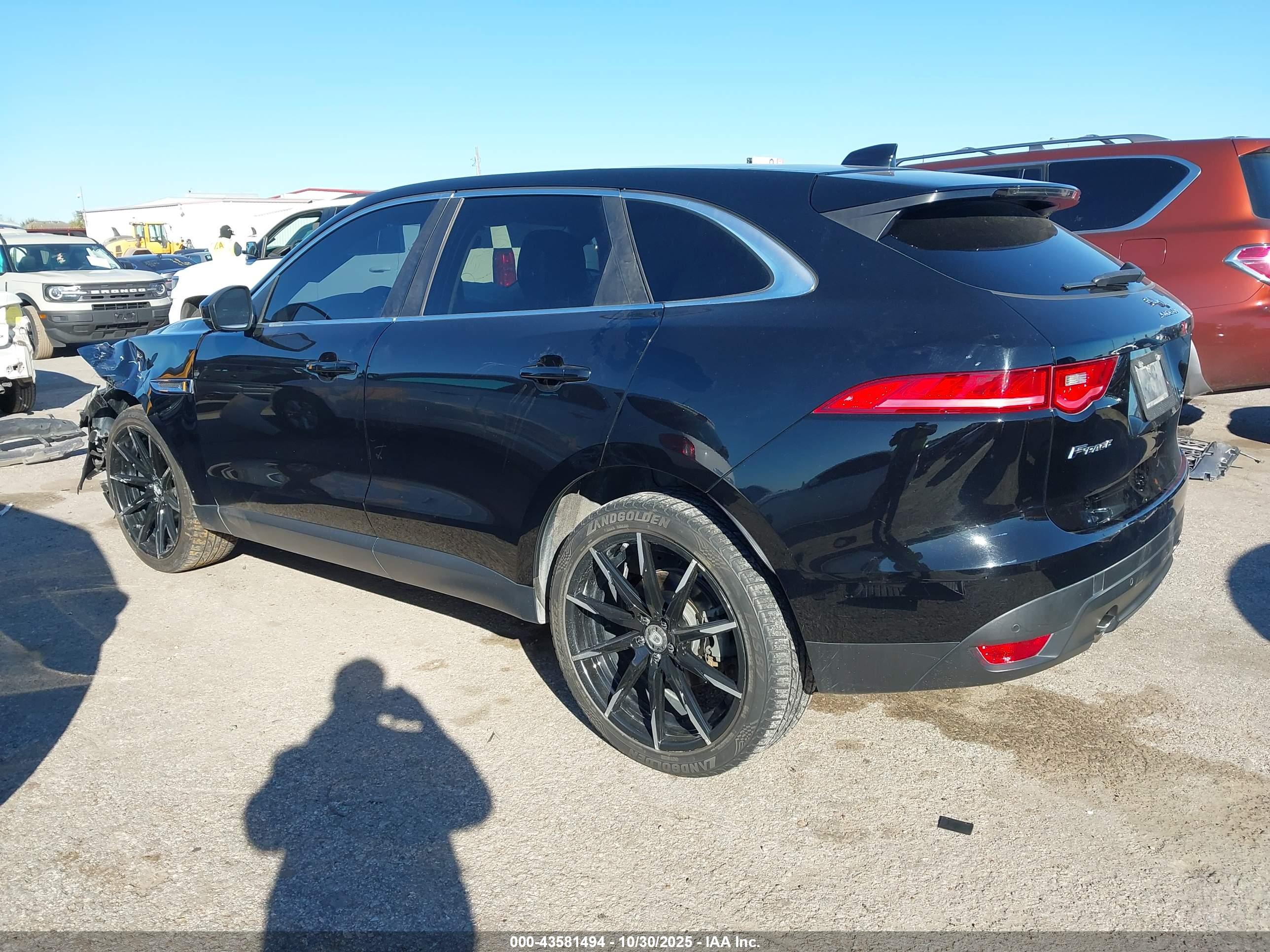 JAGUAR F-PACE image 3