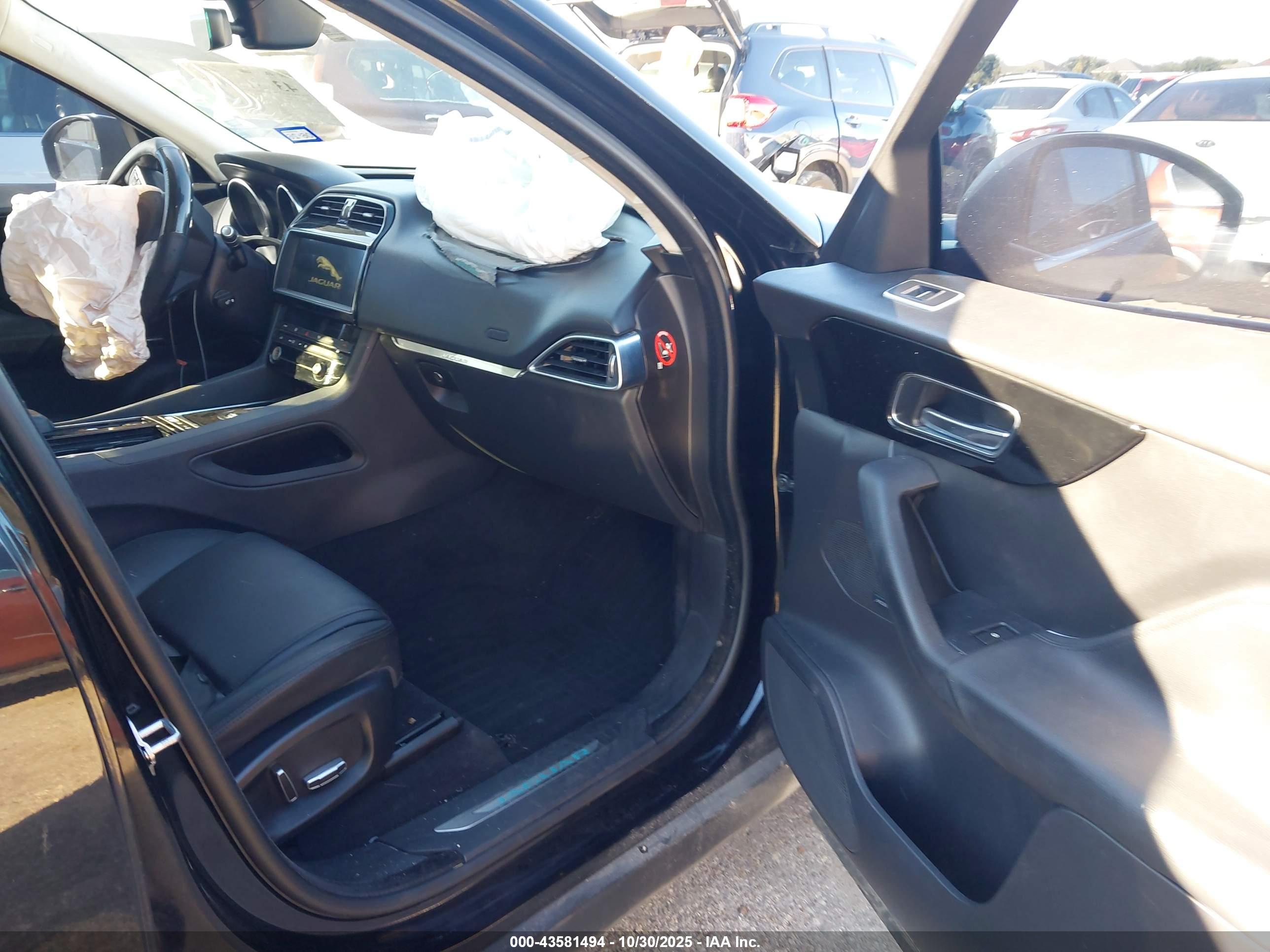 JAGUAR F-PACE image 5