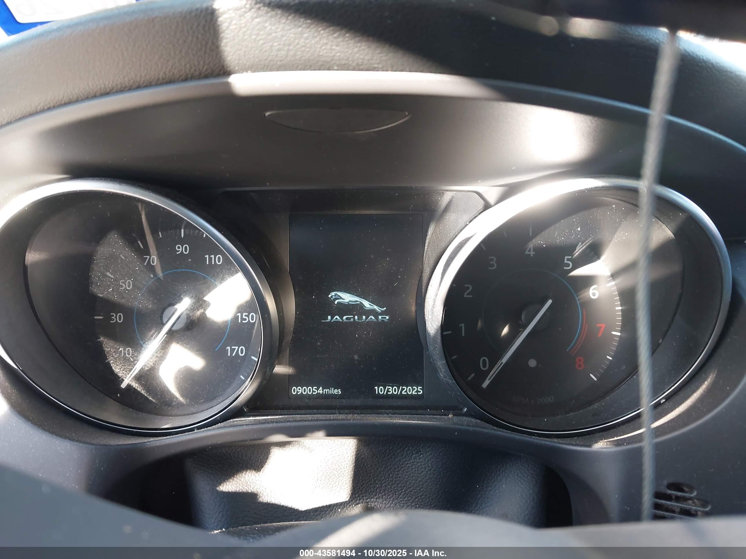 JAGUAR F-PACE image 7