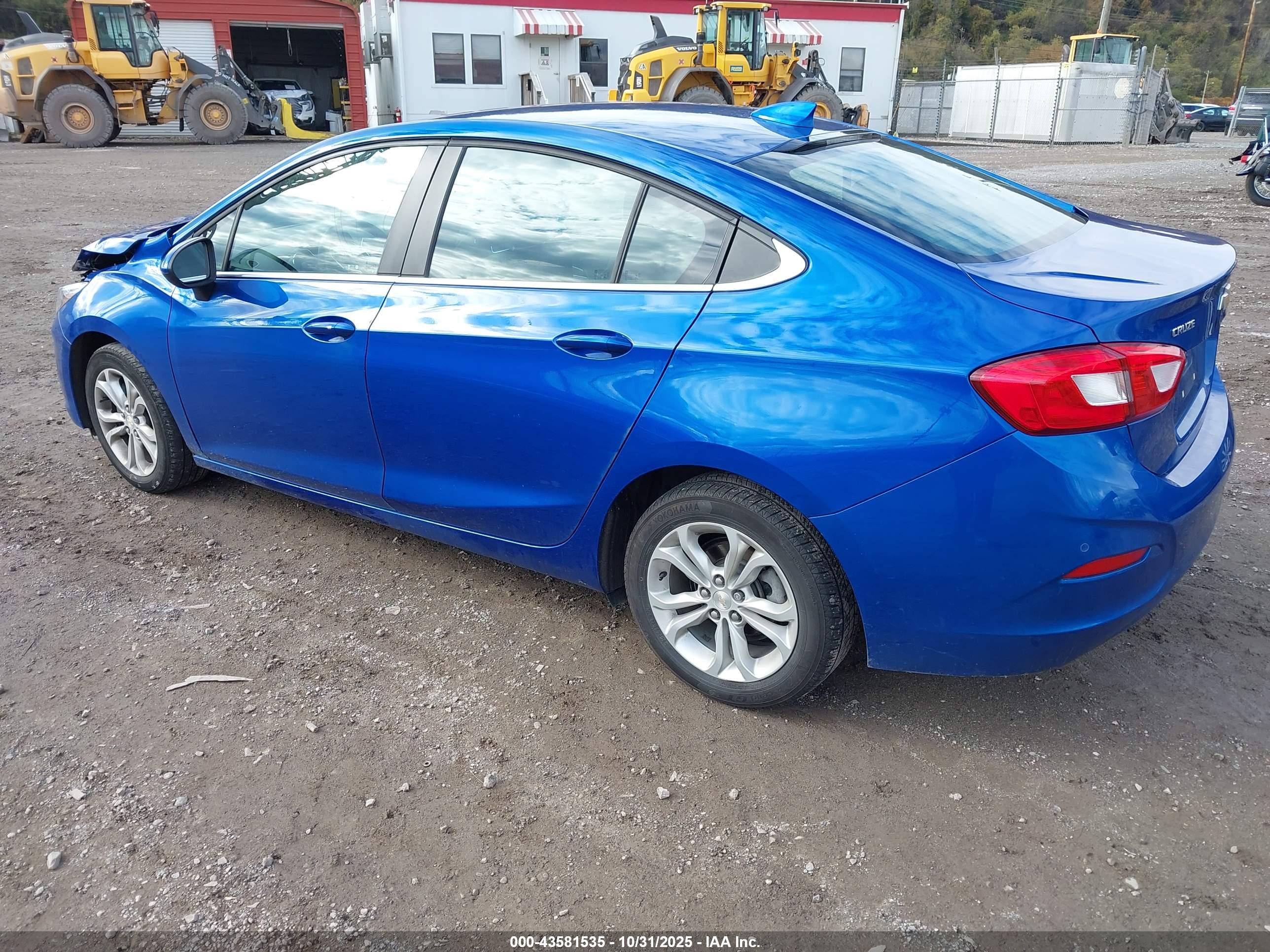 CHEVROLET CRUZE image 3