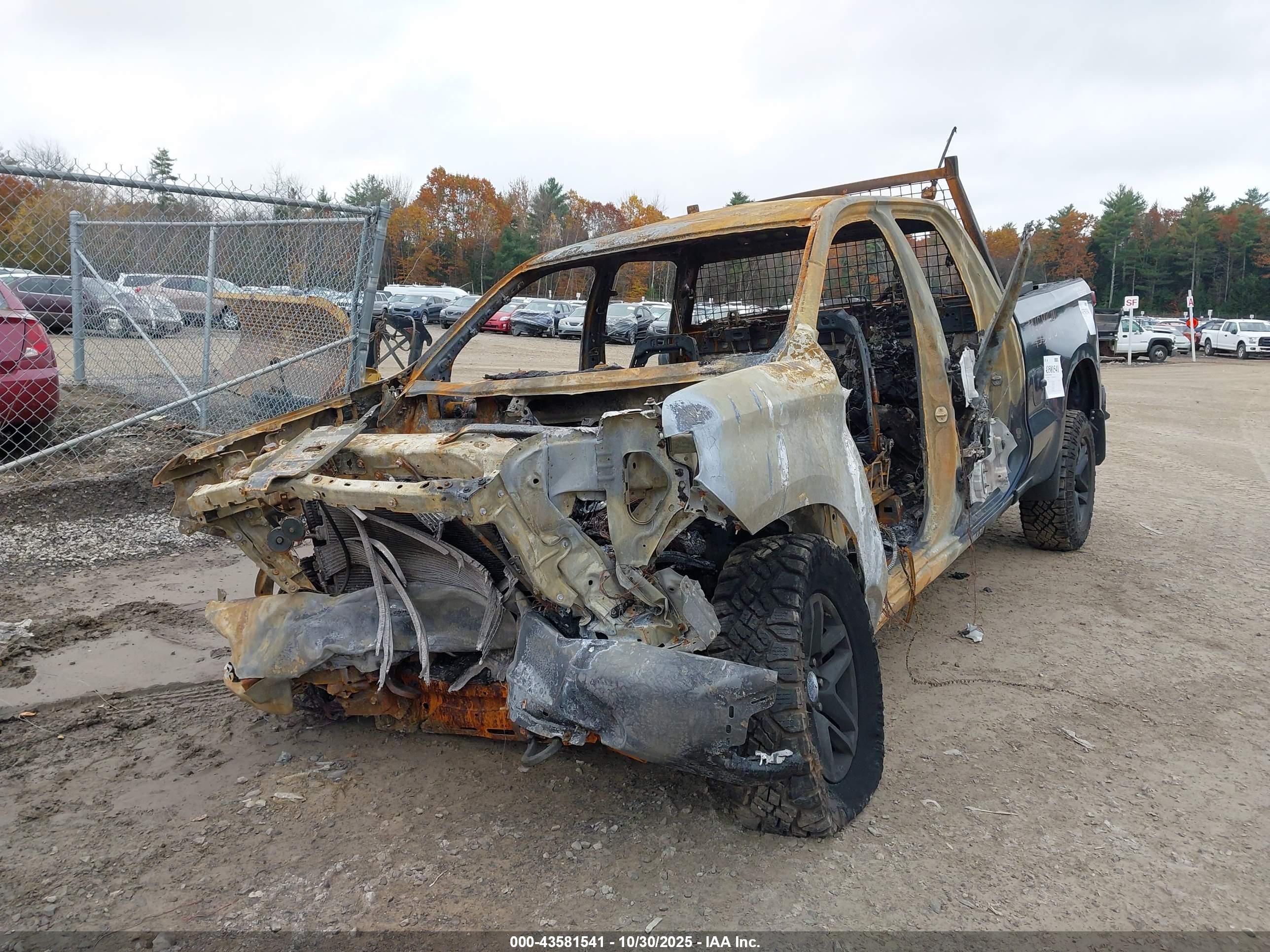 CHEVROLET SILVERADO image 6