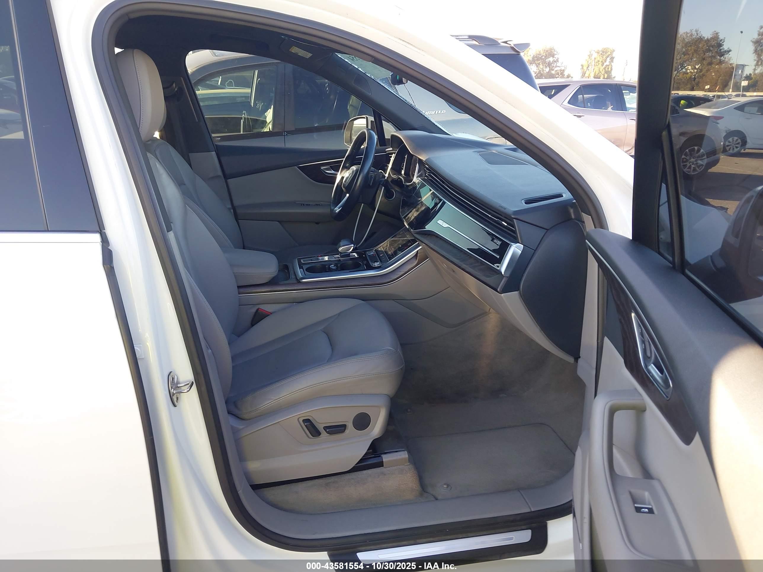 AUDI Q7 image 5