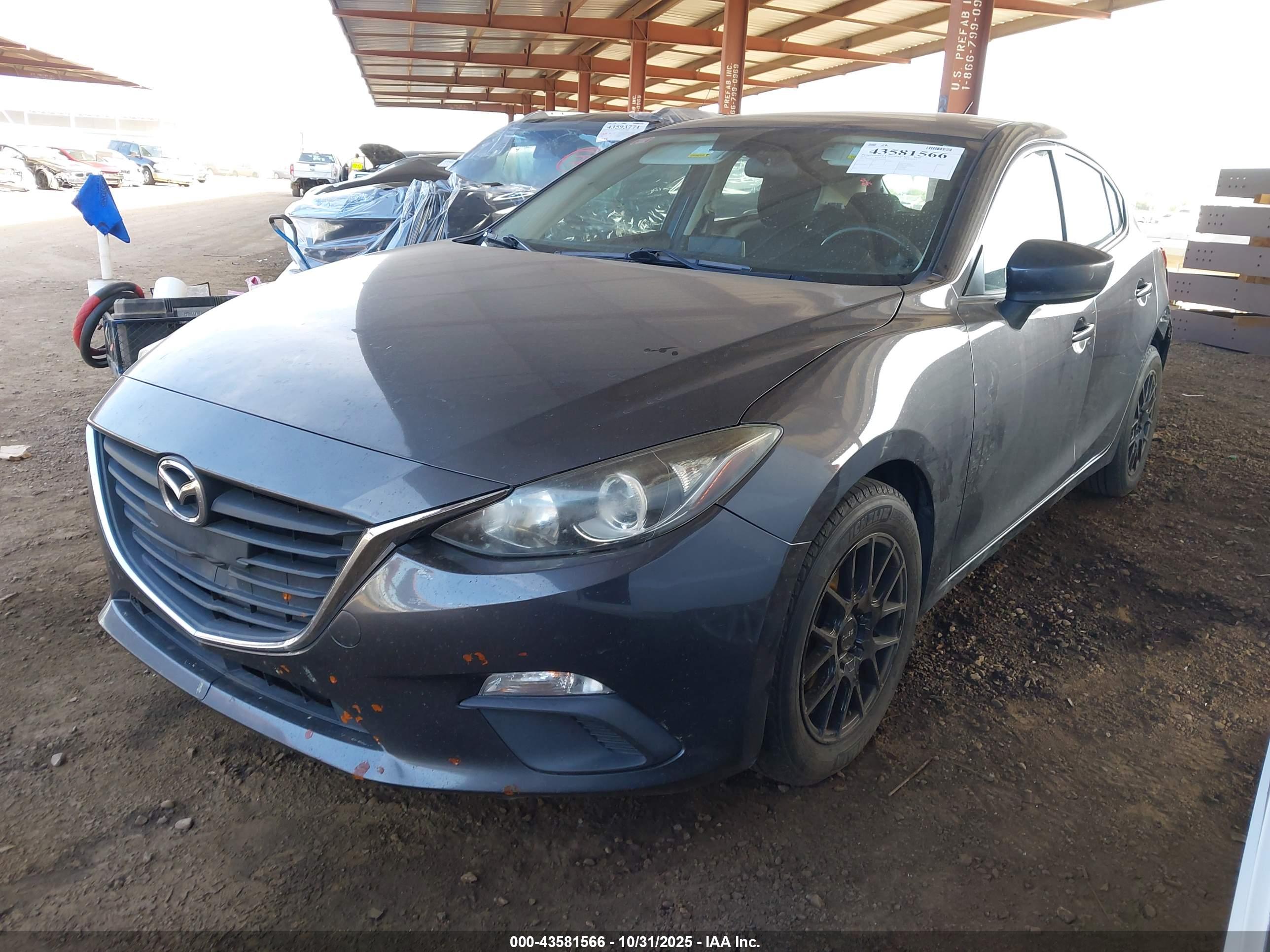 MAZDA MAZDA3 image 2