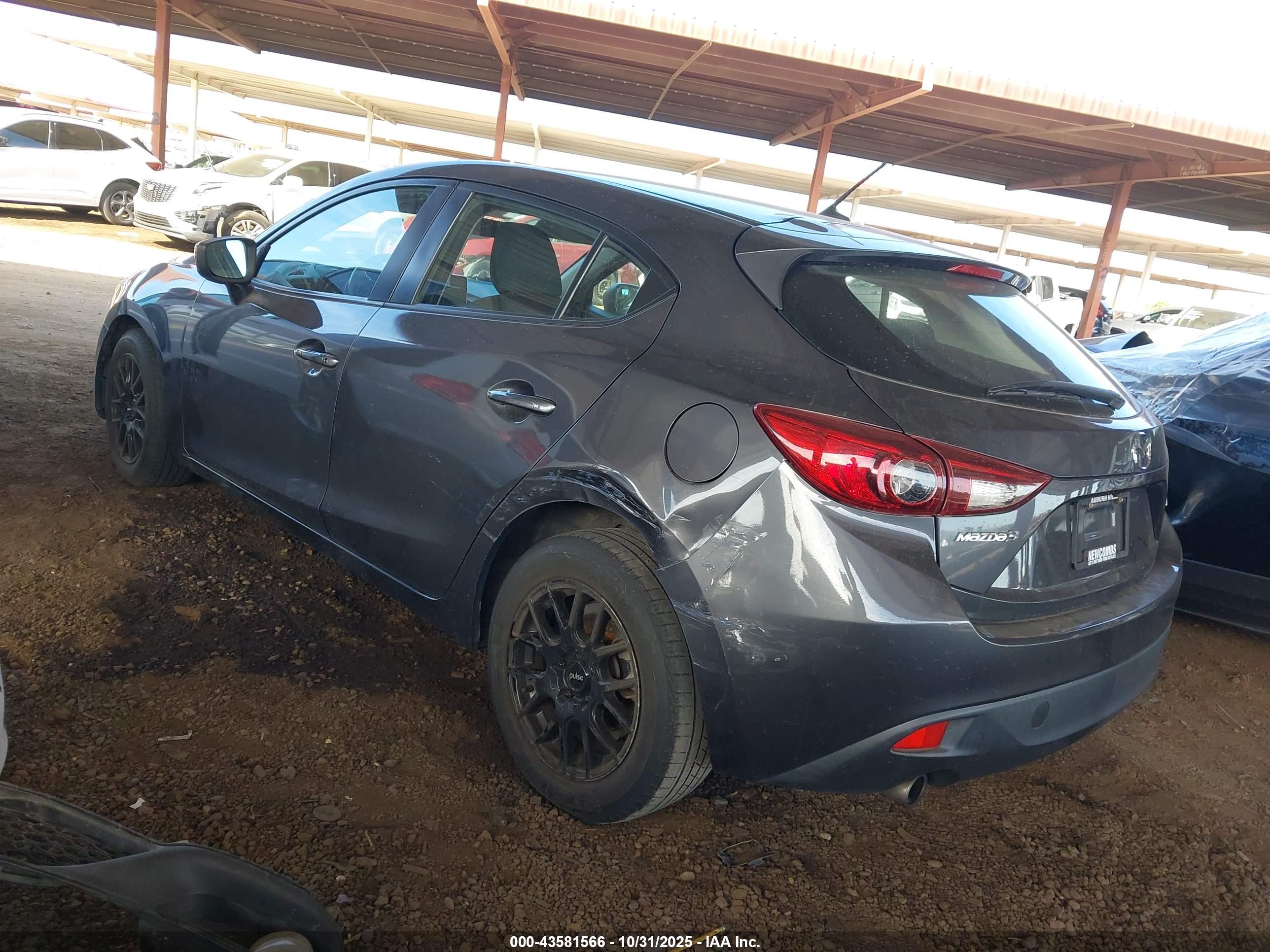 MAZDA MAZDA3 image 3