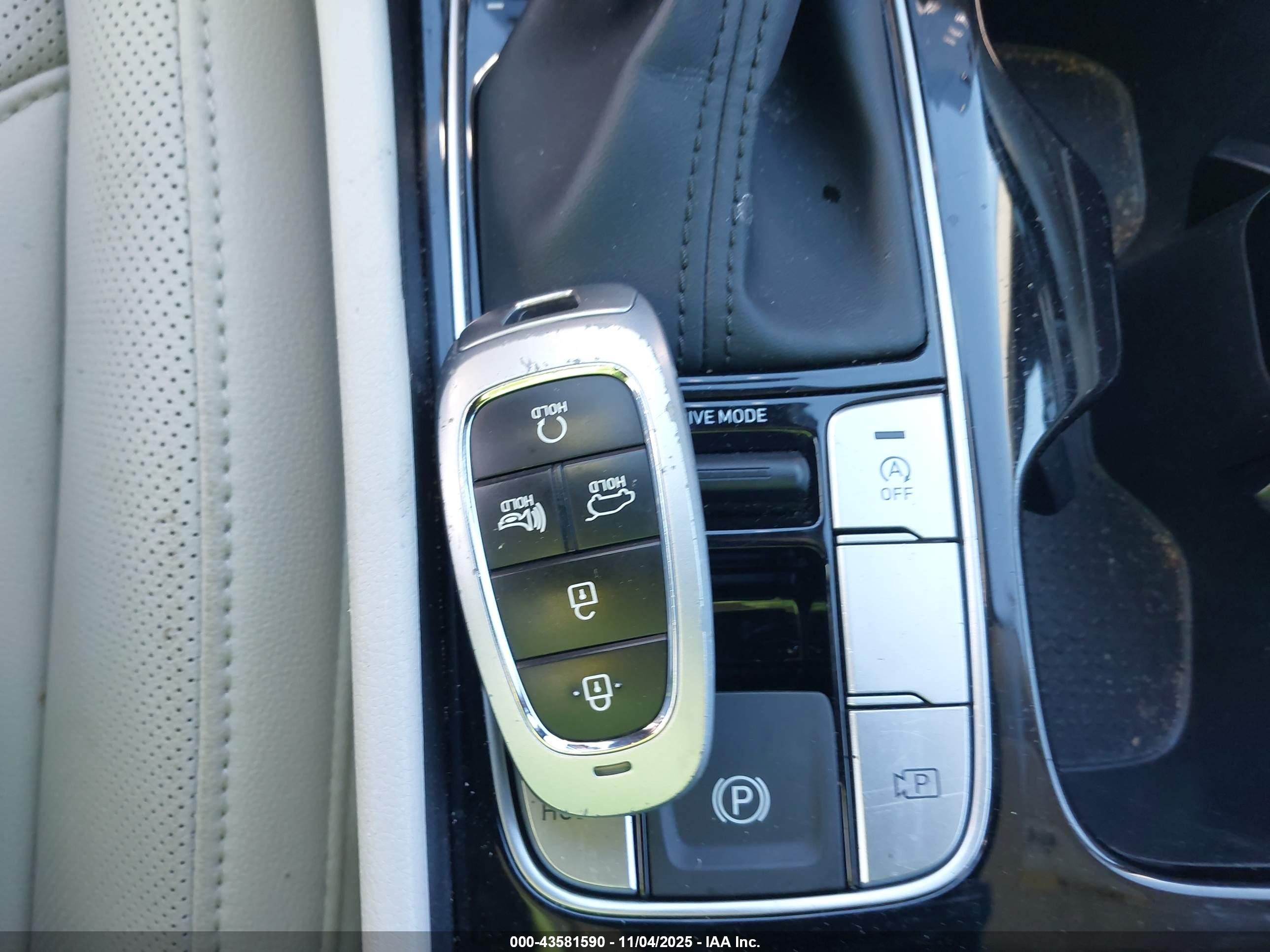 HYUNDAI TUCSON image 11
