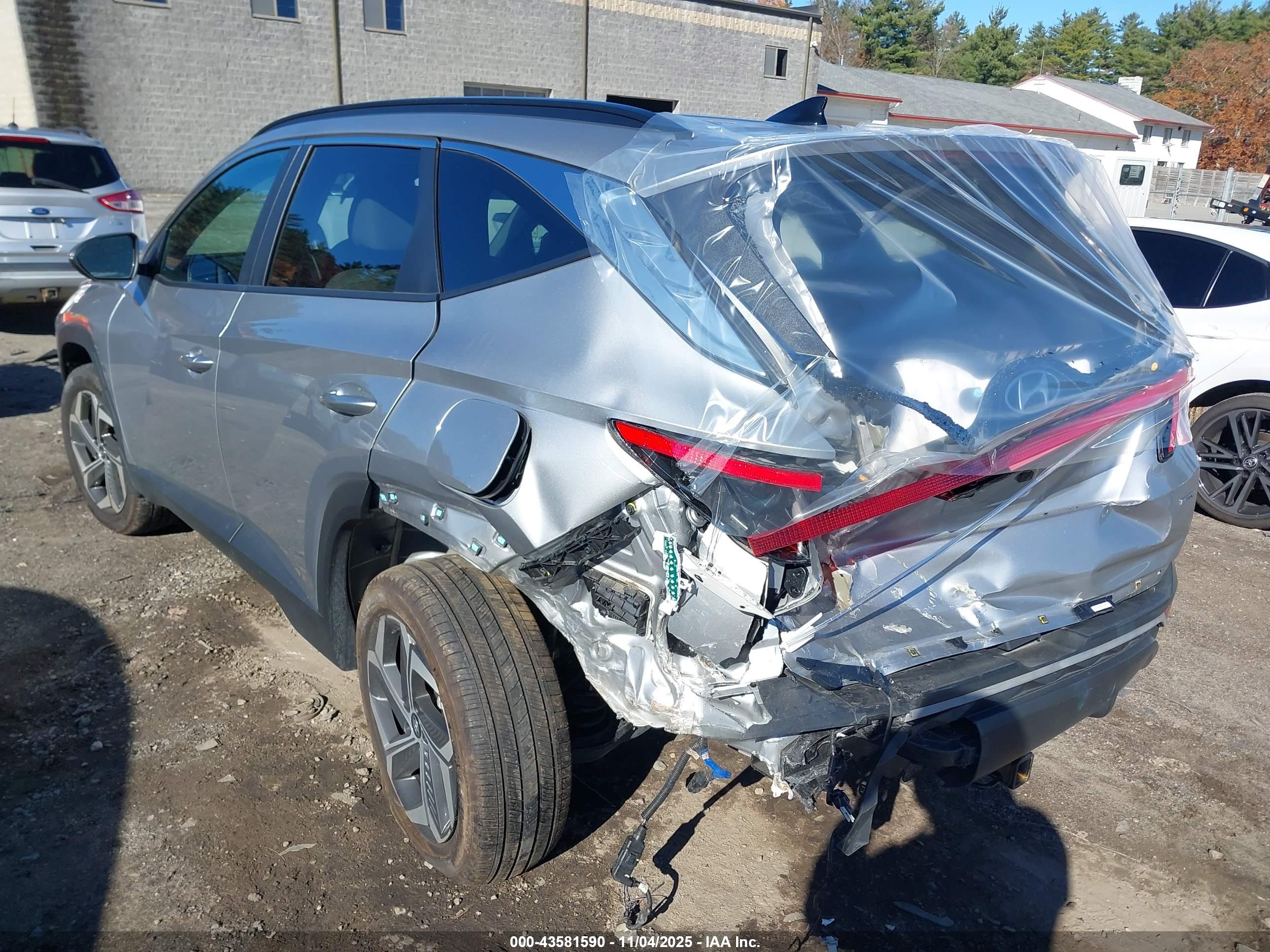 HYUNDAI TUCSON image 3