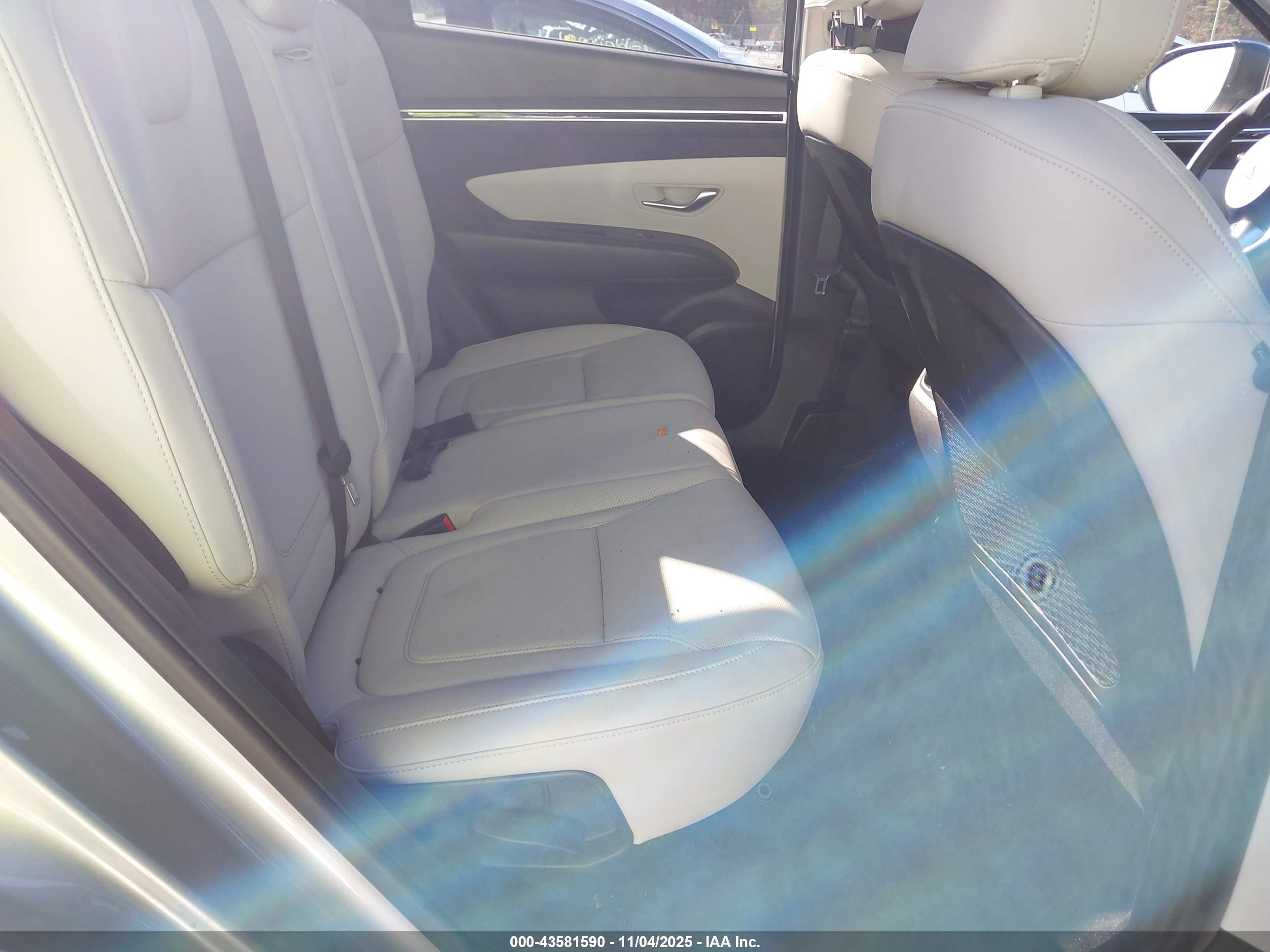 HYUNDAI TUCSON image 8