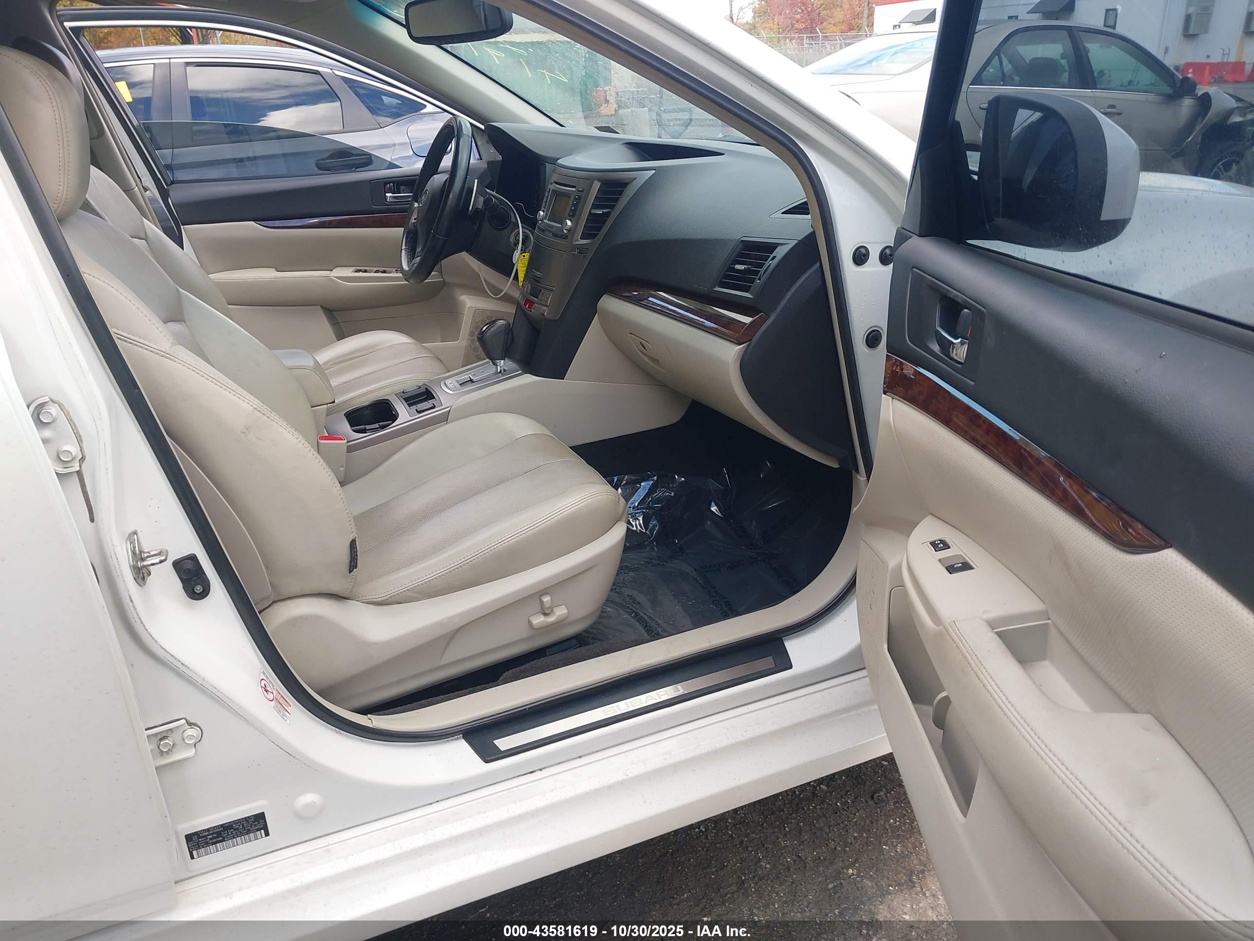 SUBARU LEGACY image 5