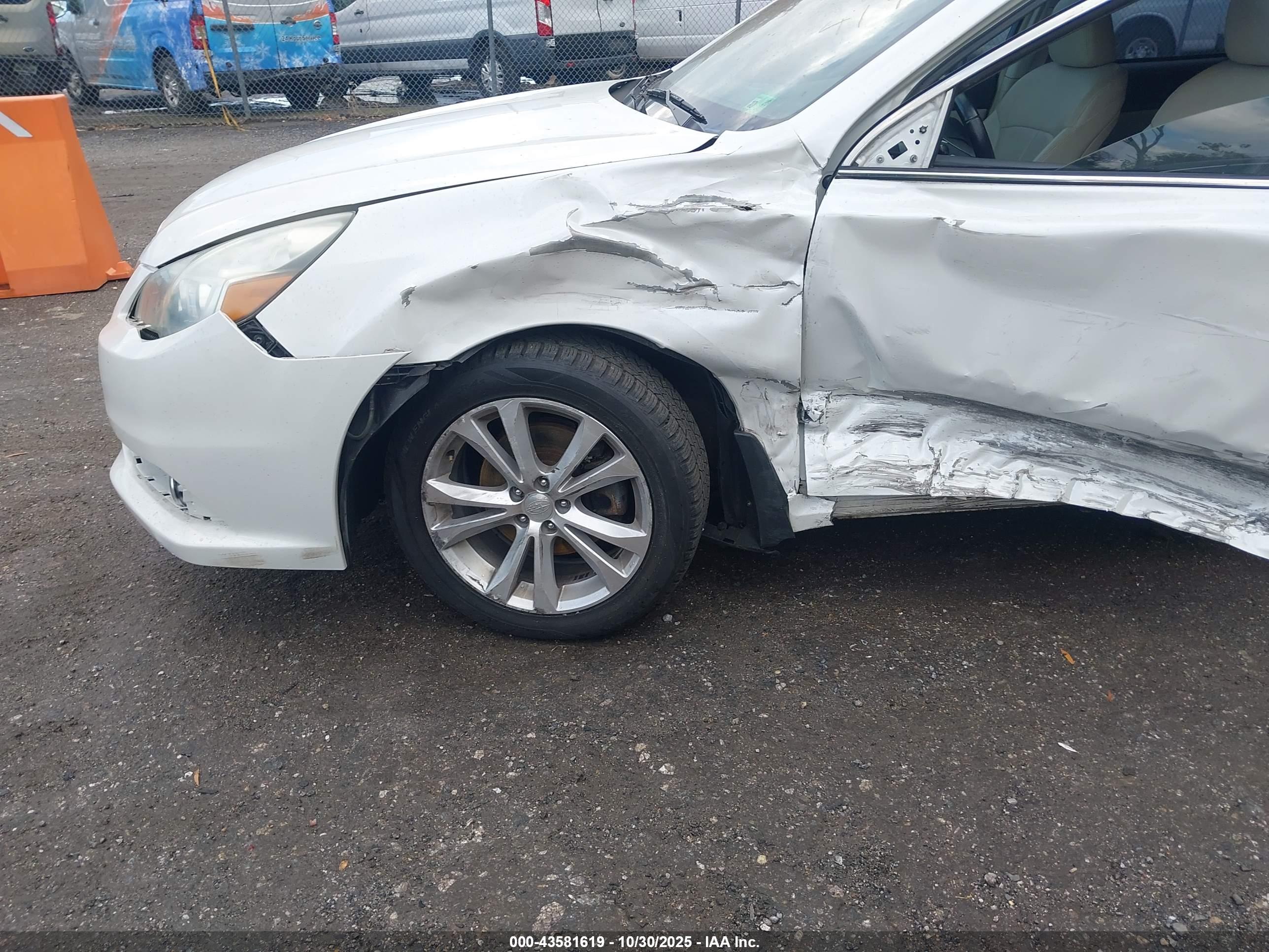 SUBARU LEGACY image 6