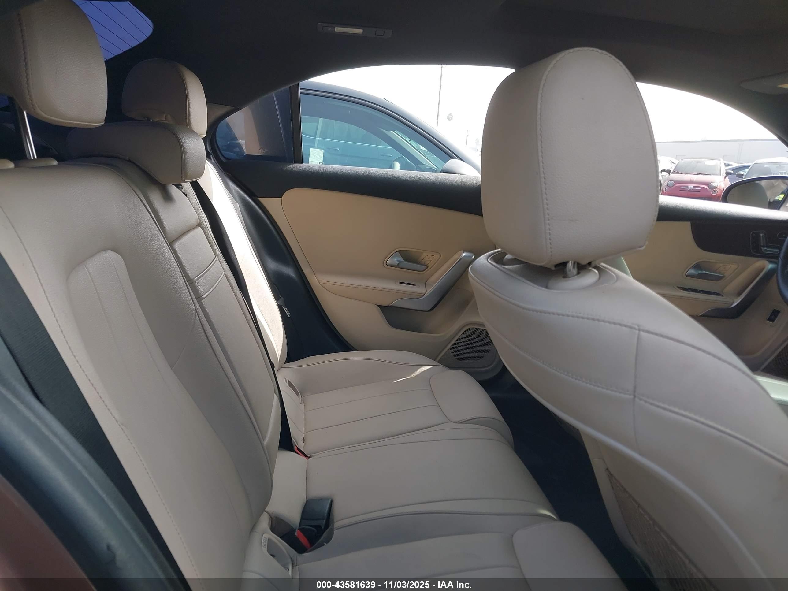 MERCEDES-BENZ A image 8