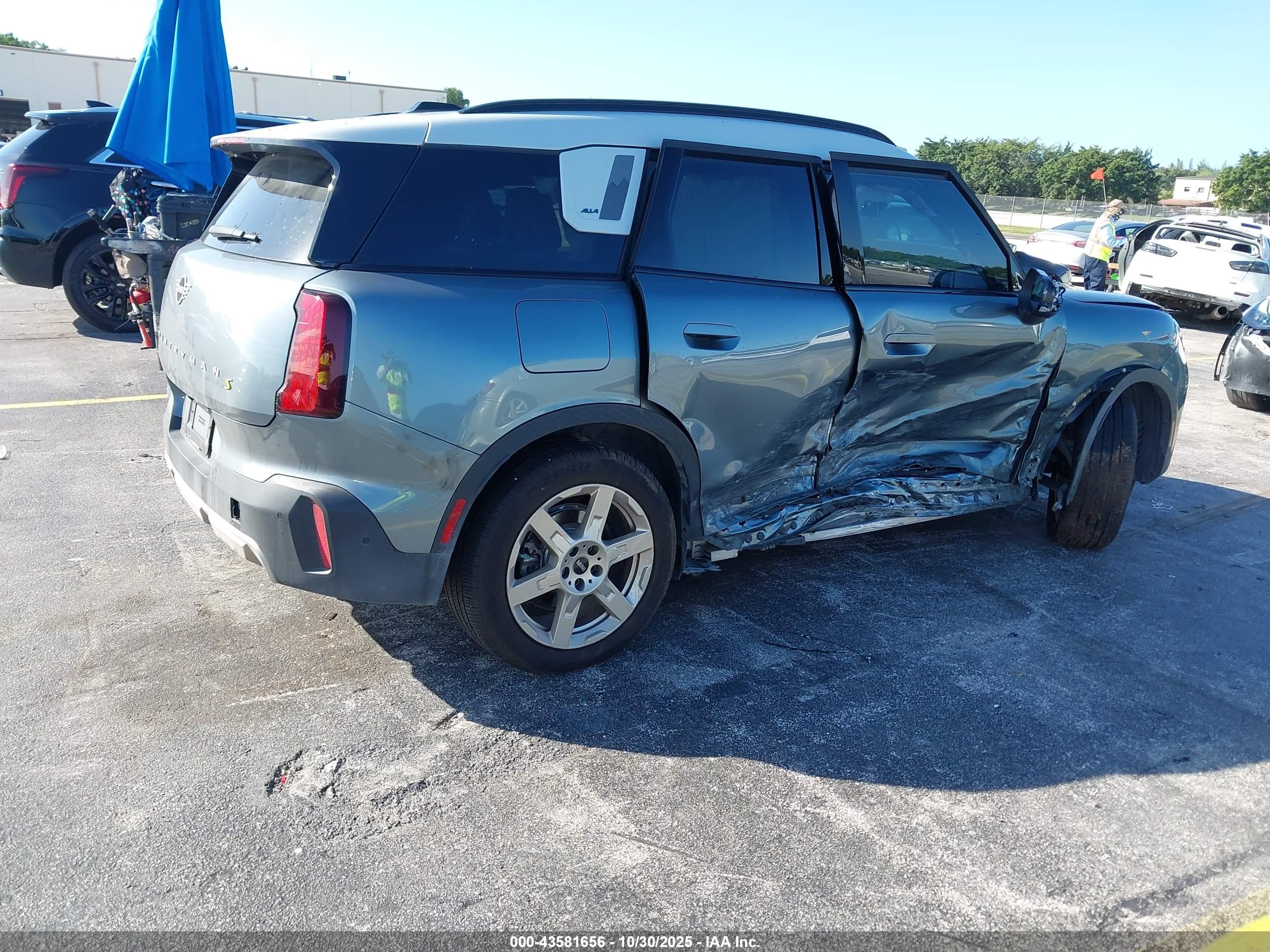 MINI SE image 4