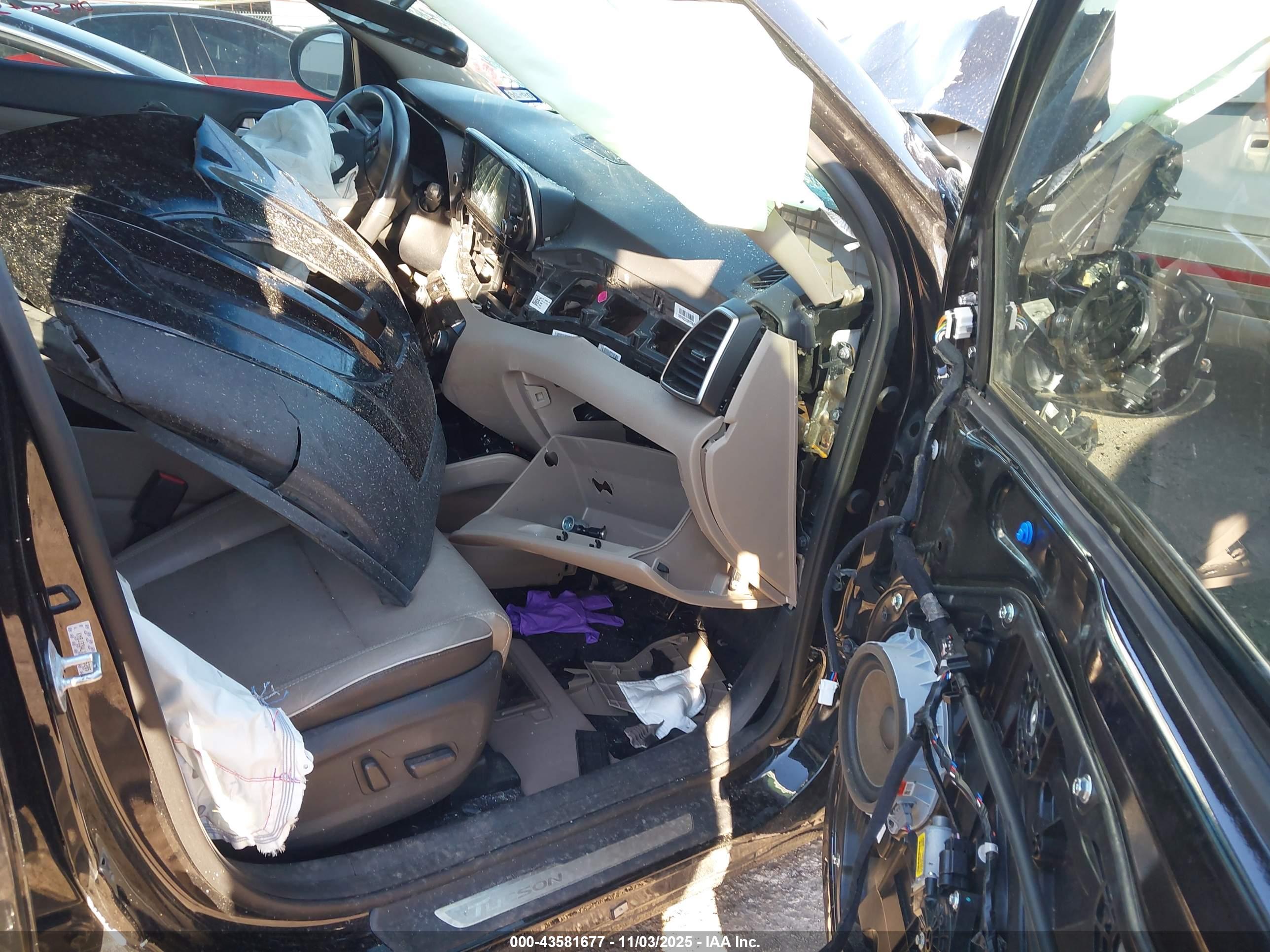 HYUNDAI TUCSON image 5
