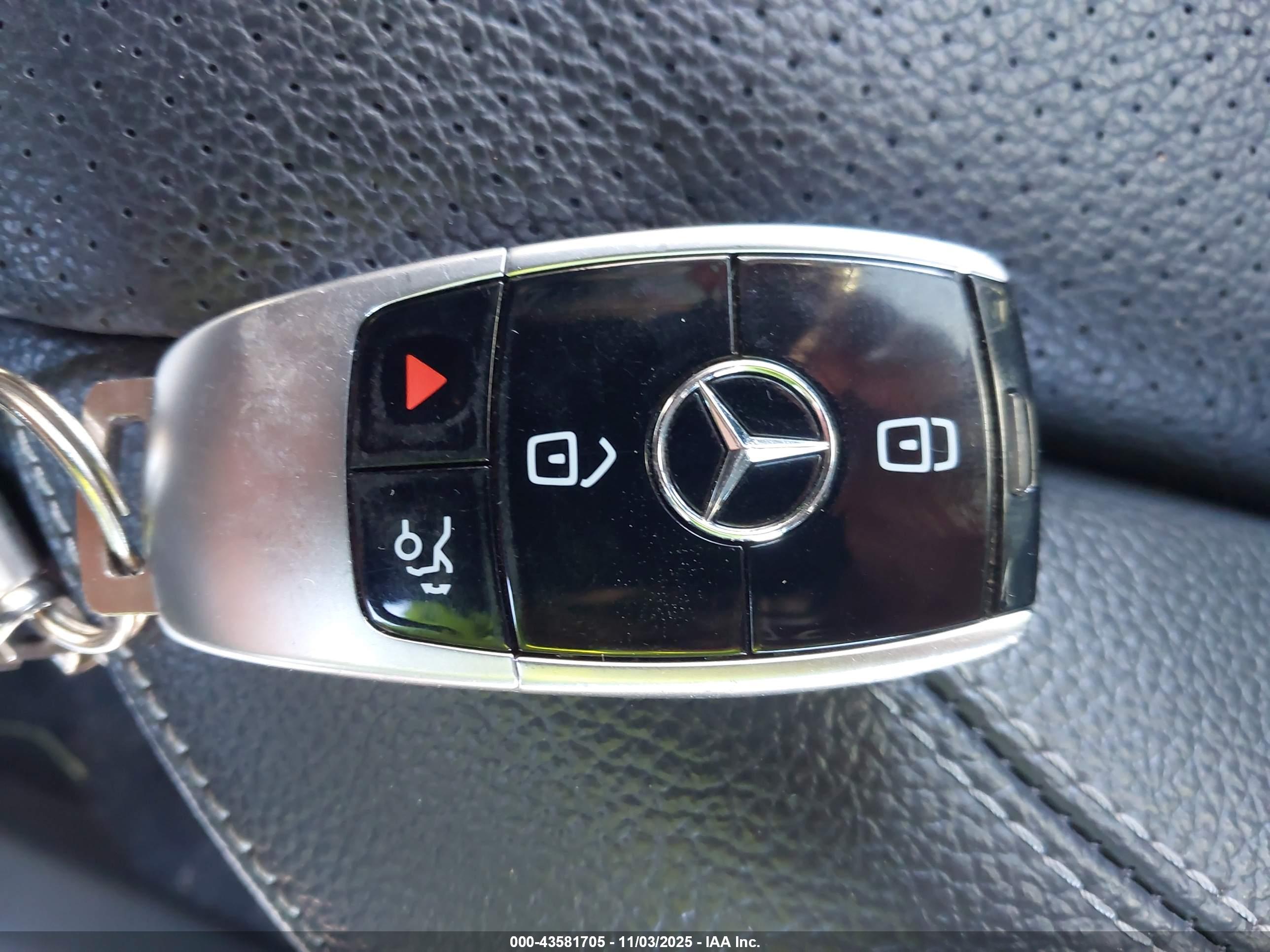 MERCEDES-BENZ E image 11