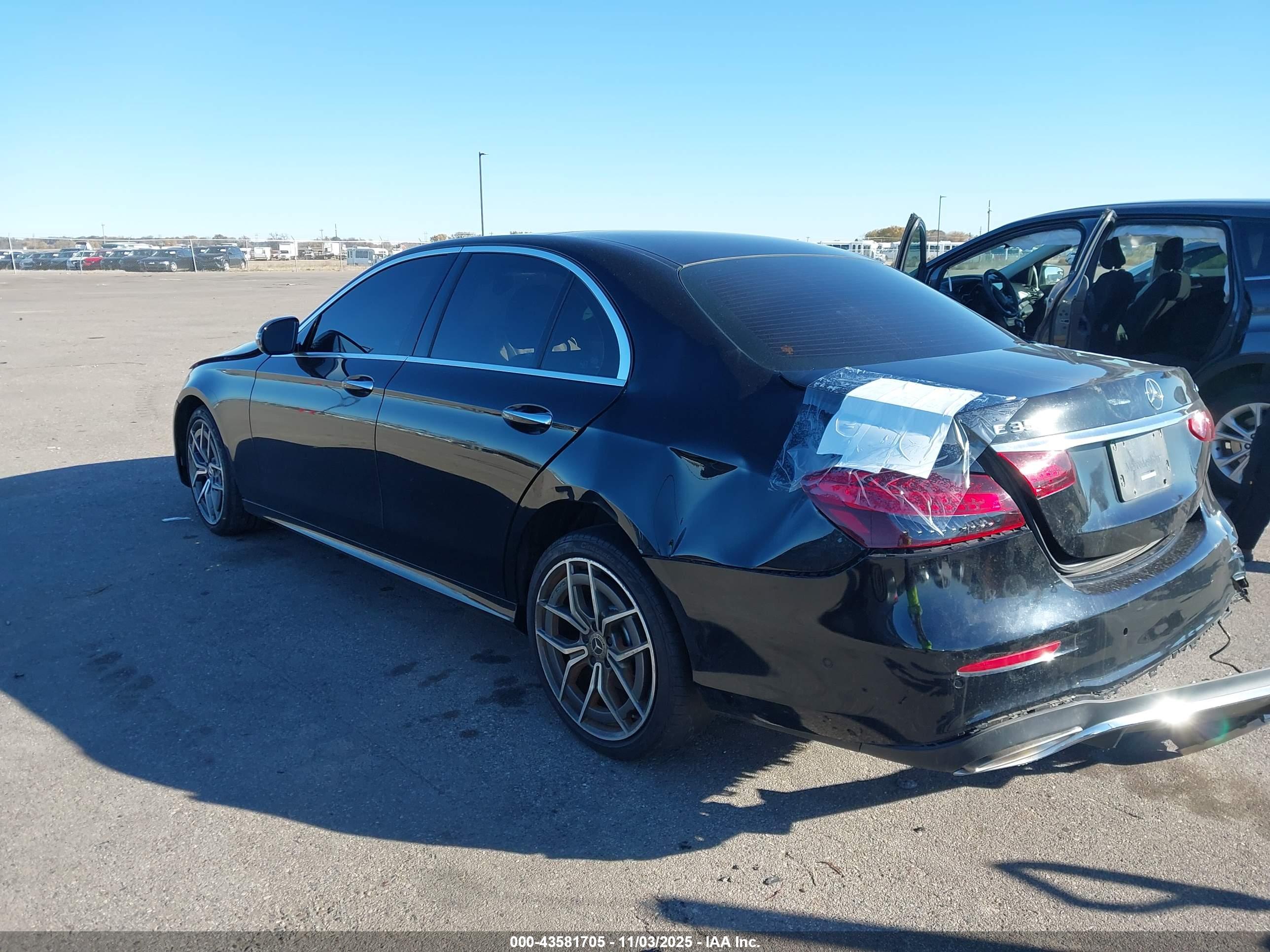 MERCEDES-BENZ E image 3