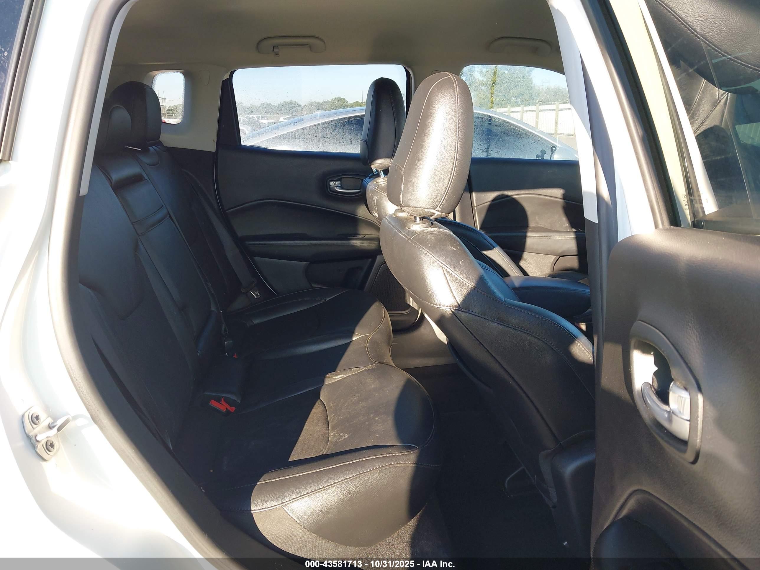 JEEP COMPASS image 8