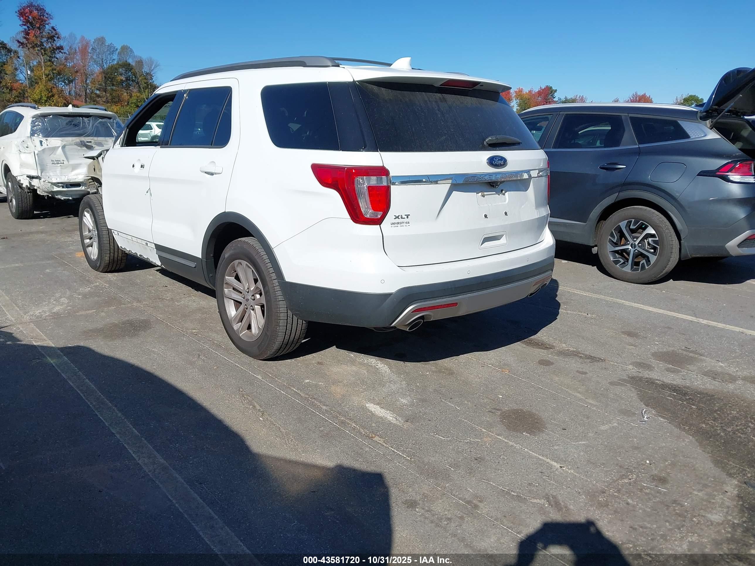 FORD EXPLORER image 3