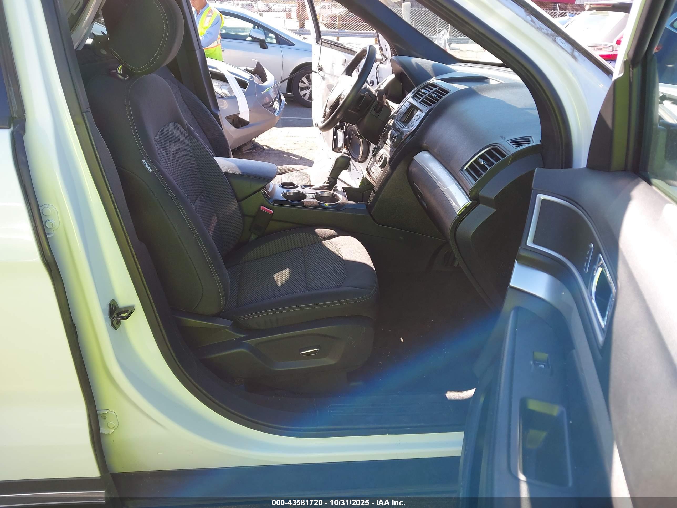 FORD EXPLORER image 5