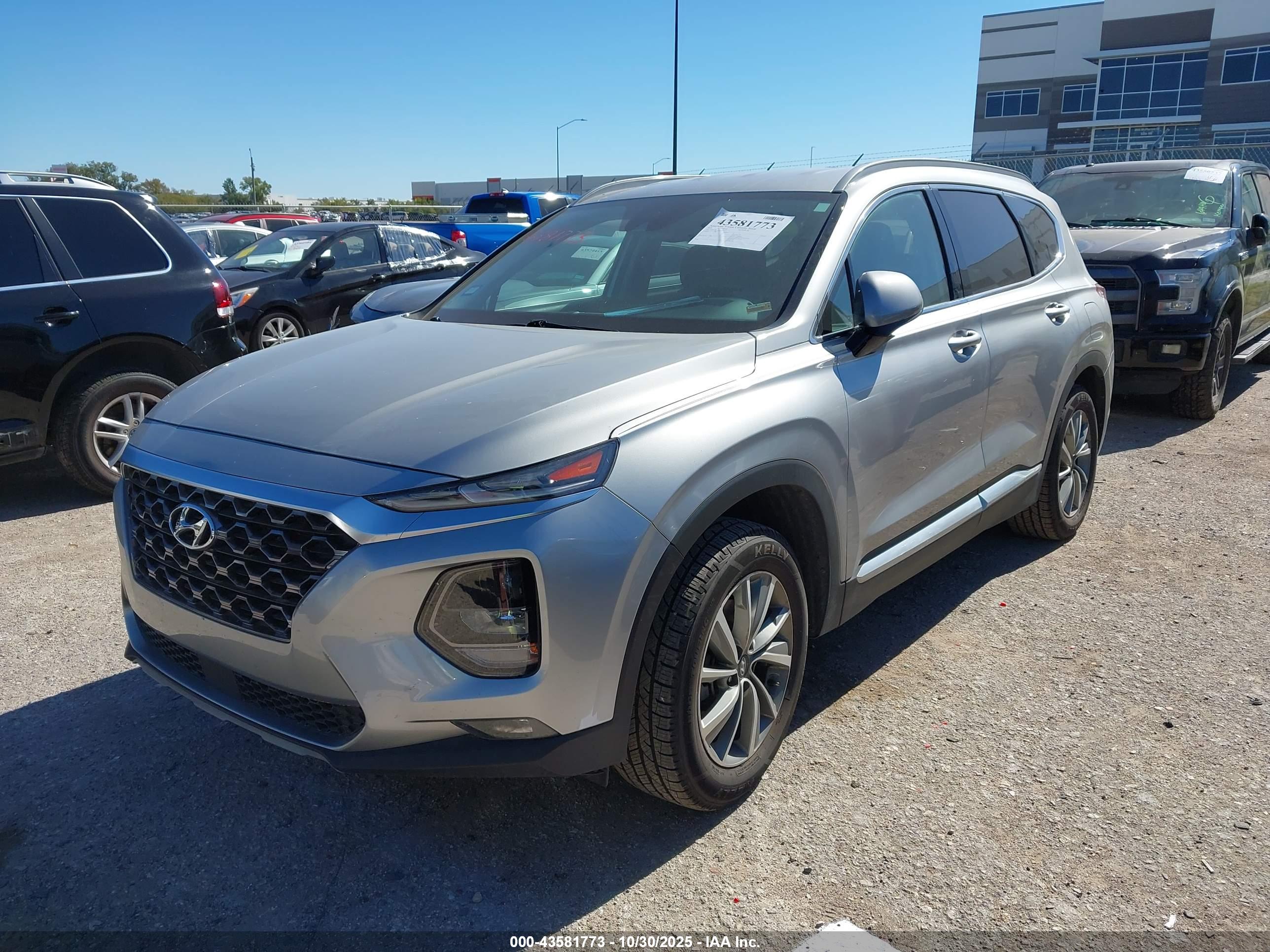 HYUNDAI SANTA image 2