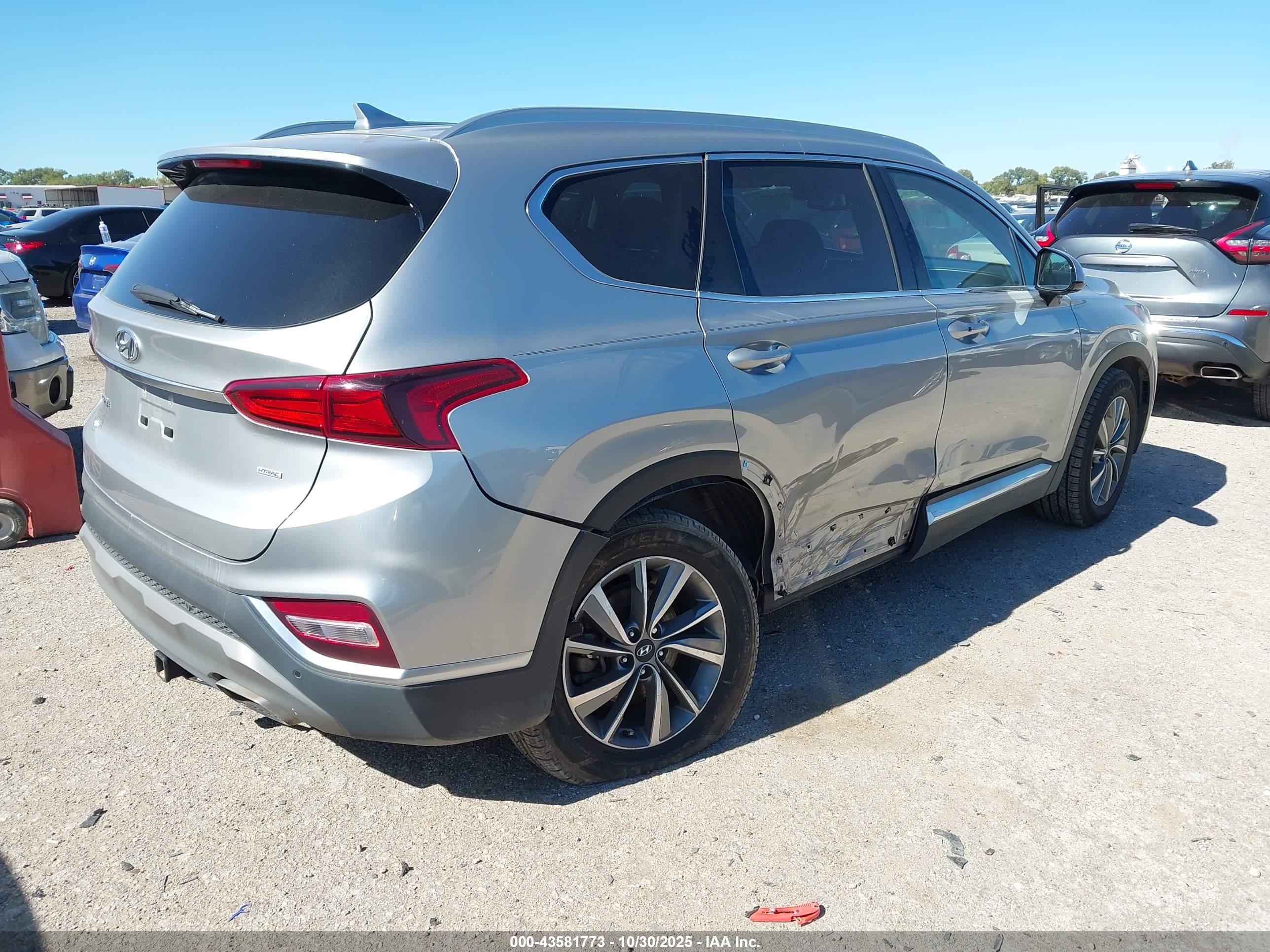 HYUNDAI SANTA image 4