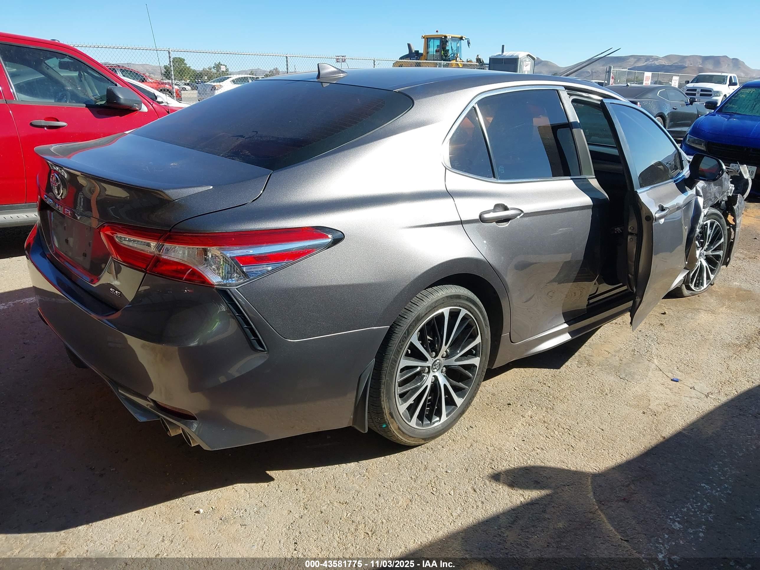 TOYOTA CAMRY image 4