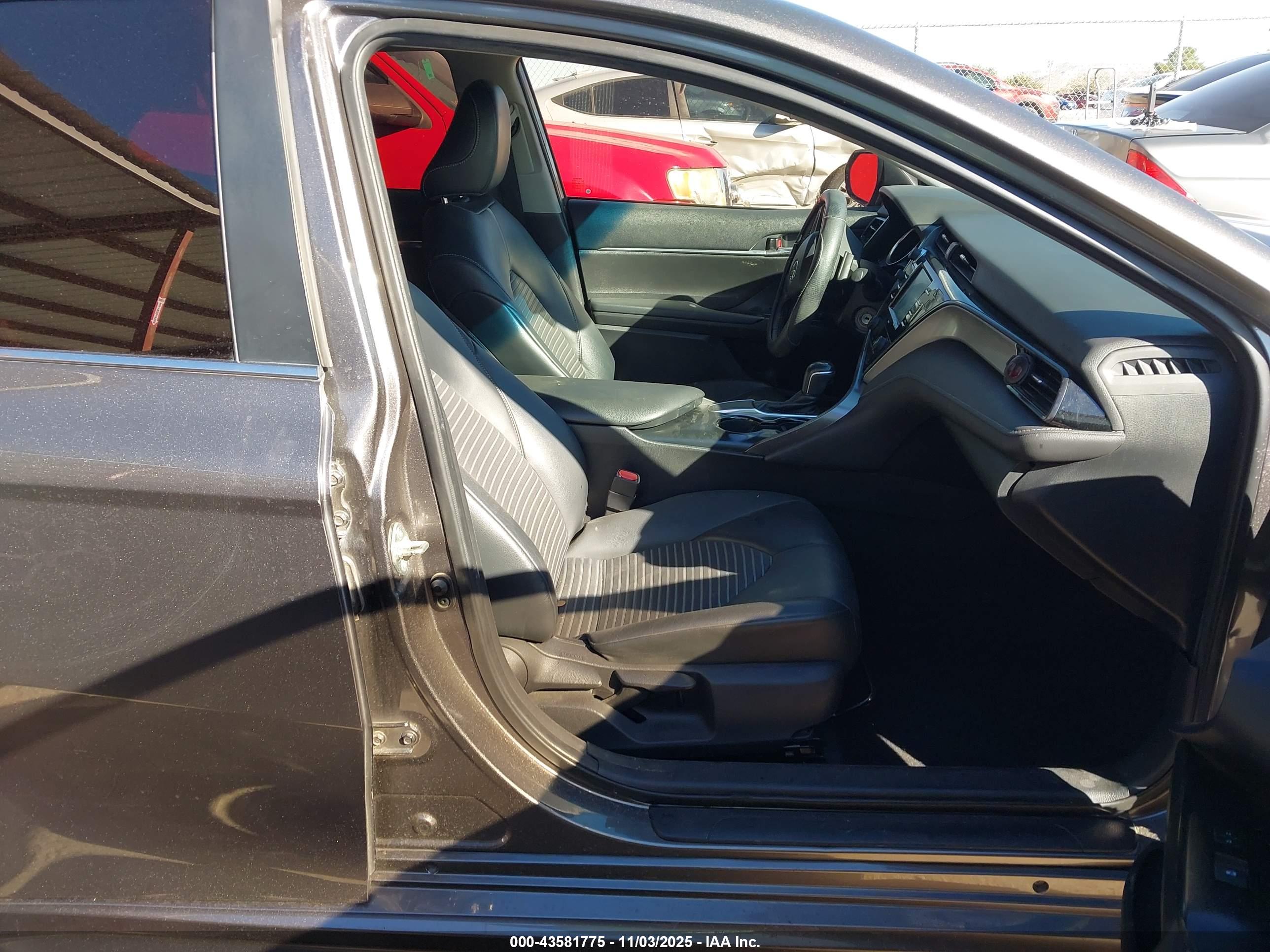 TOYOTA CAMRY image 5