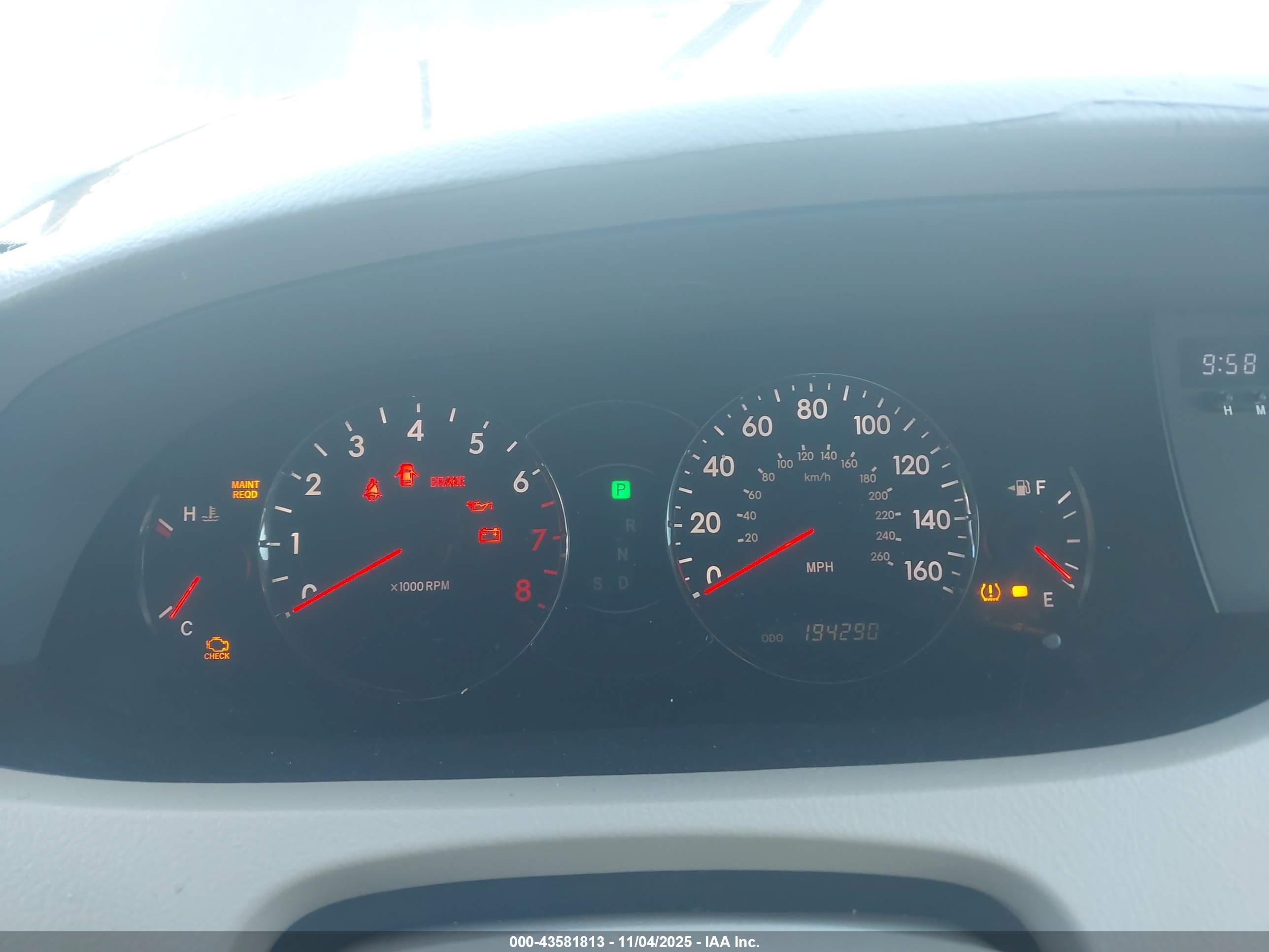 TOYOTA AVALON image 7