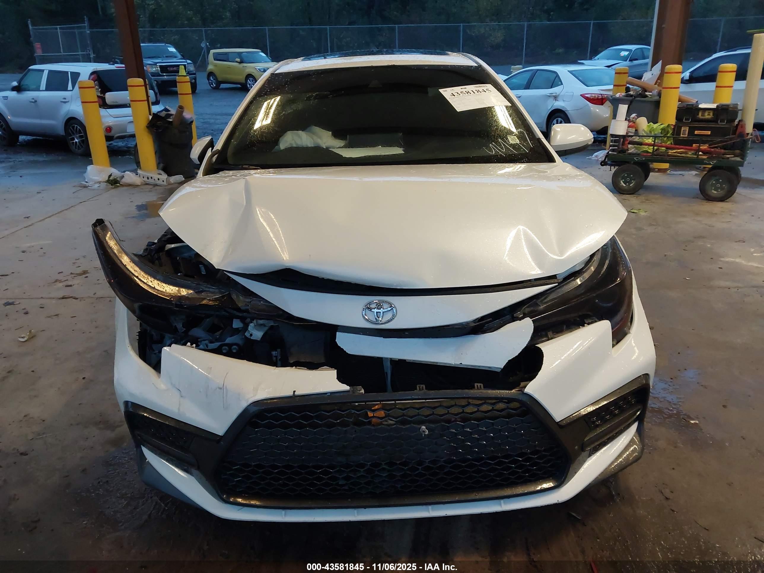 TOYOTA COROLLA image 6