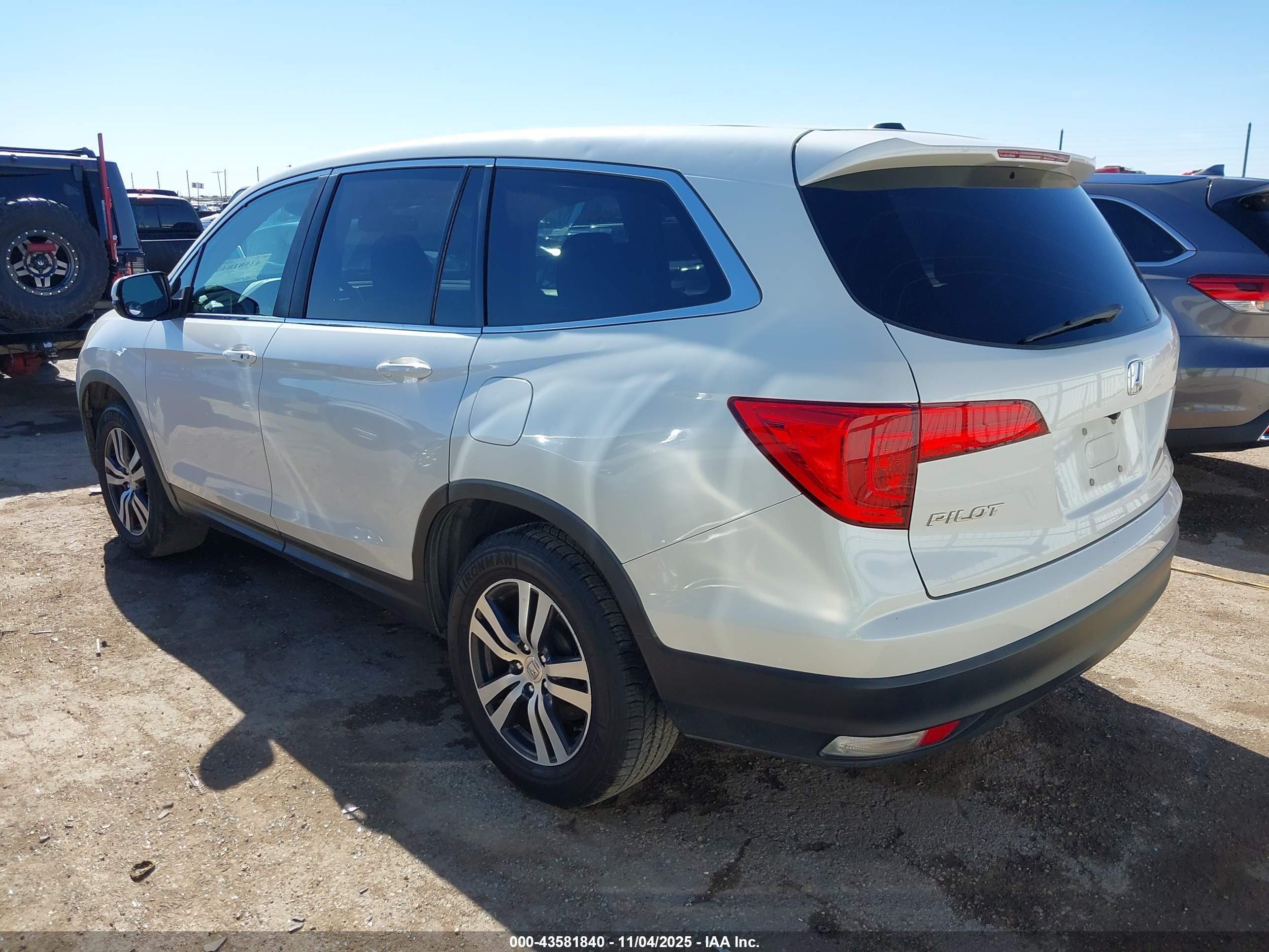 HONDA PILOT image 3