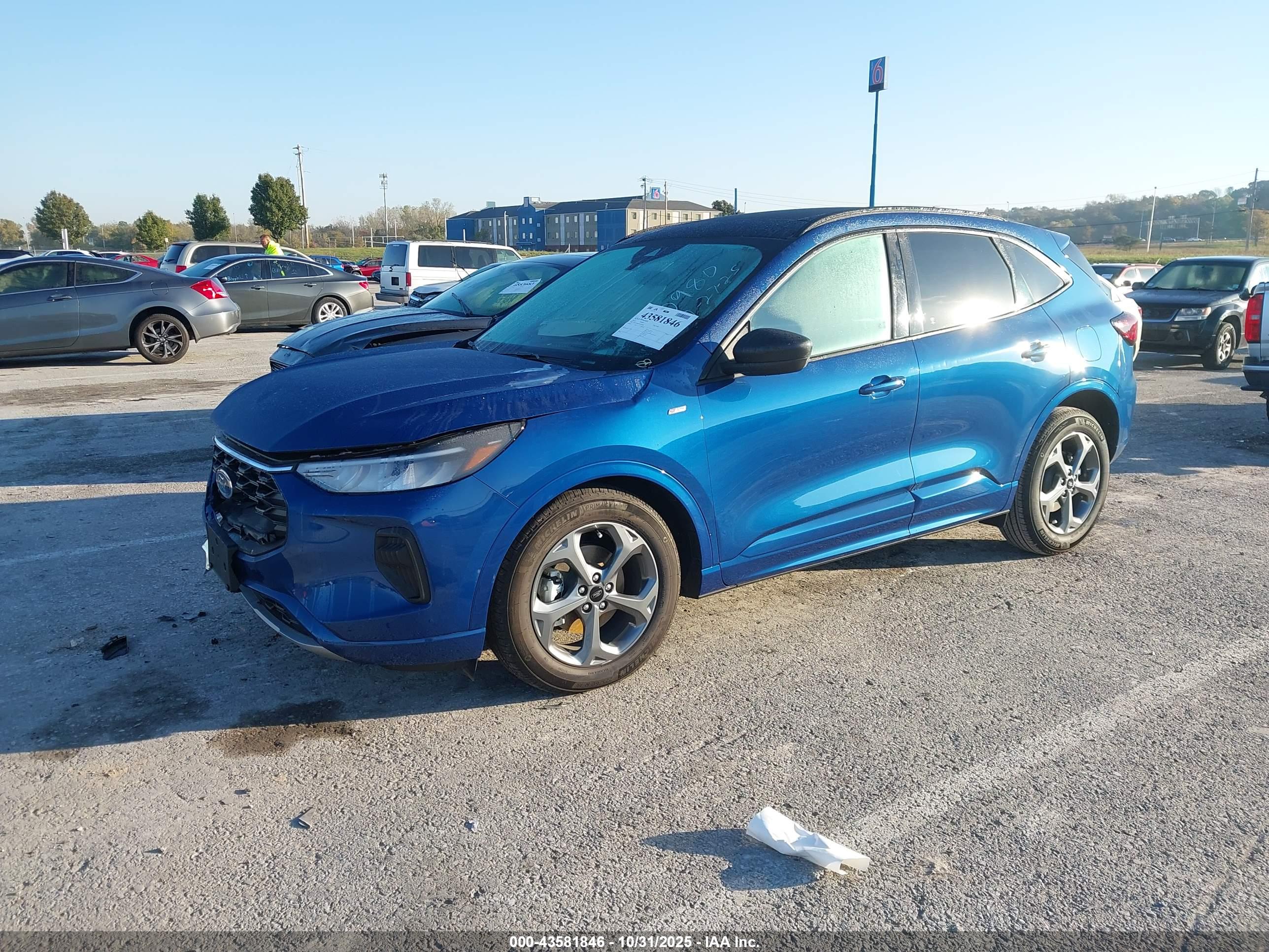 FORD ESCAPE image 2