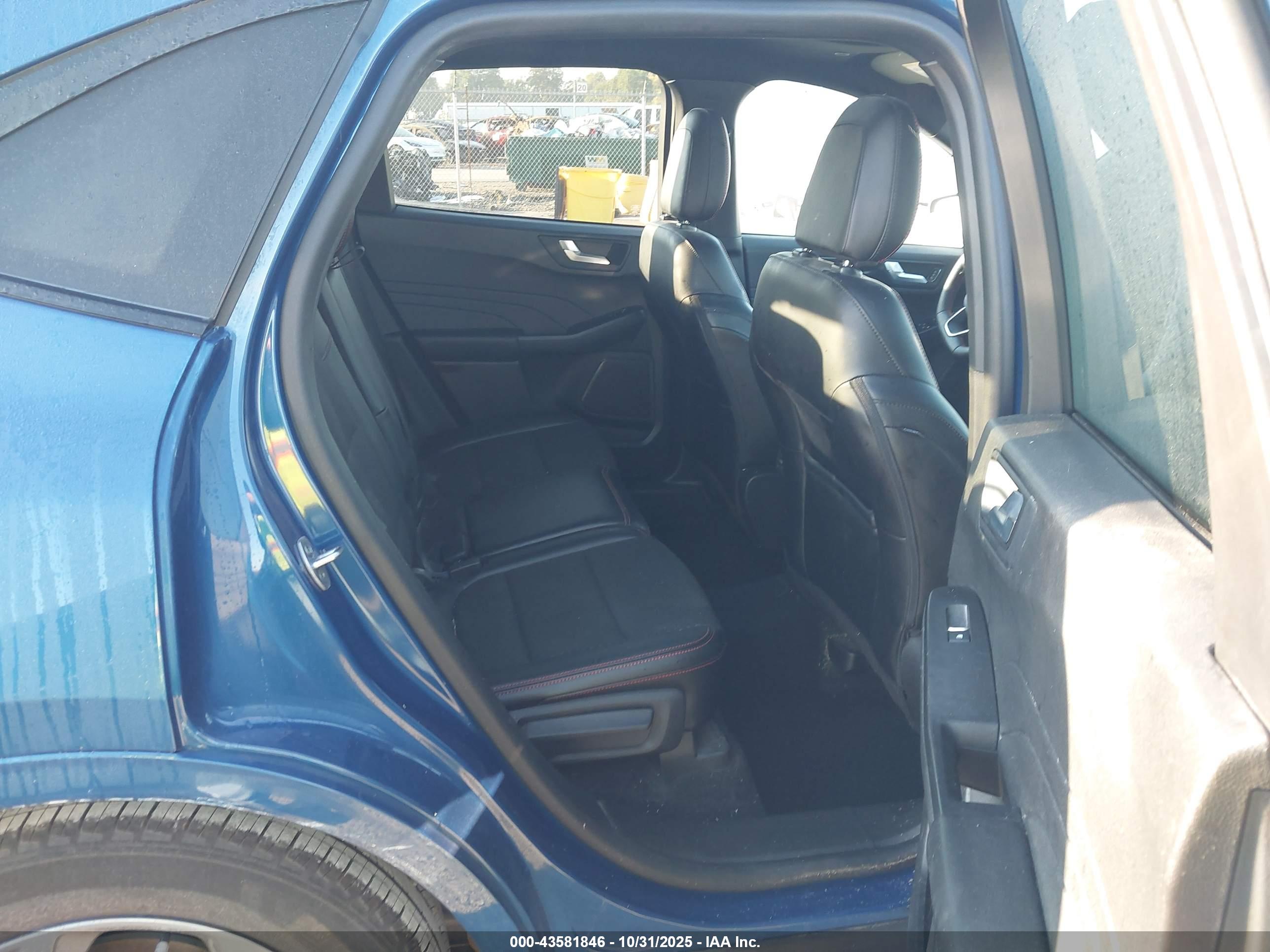 FORD ESCAPE image 8