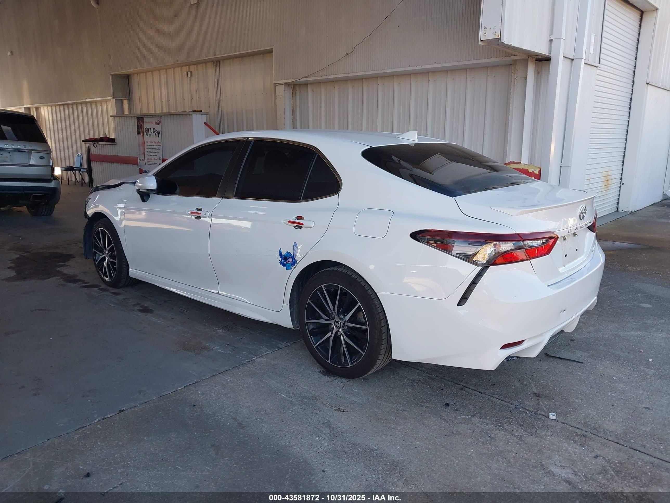 TOYOTA CAMRY image 3