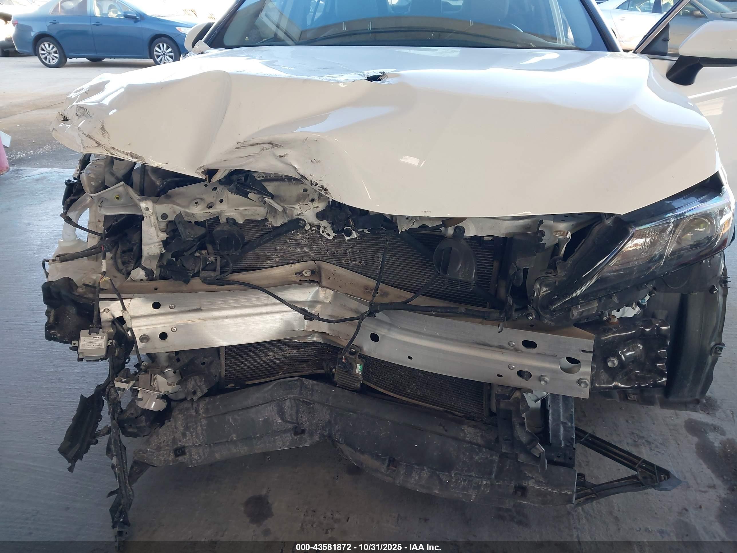 TOYOTA CAMRY image 6