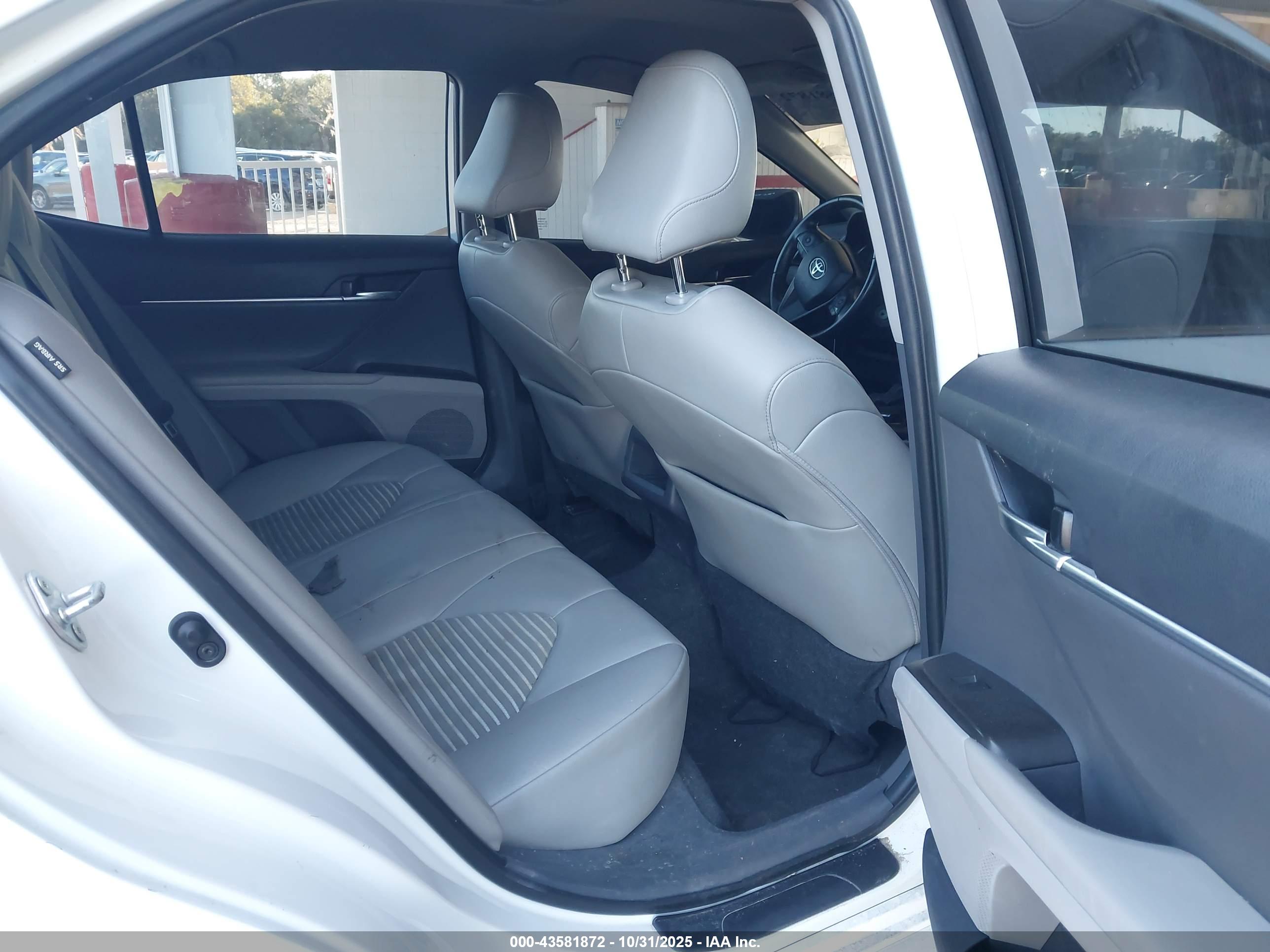 TOYOTA CAMRY image 8