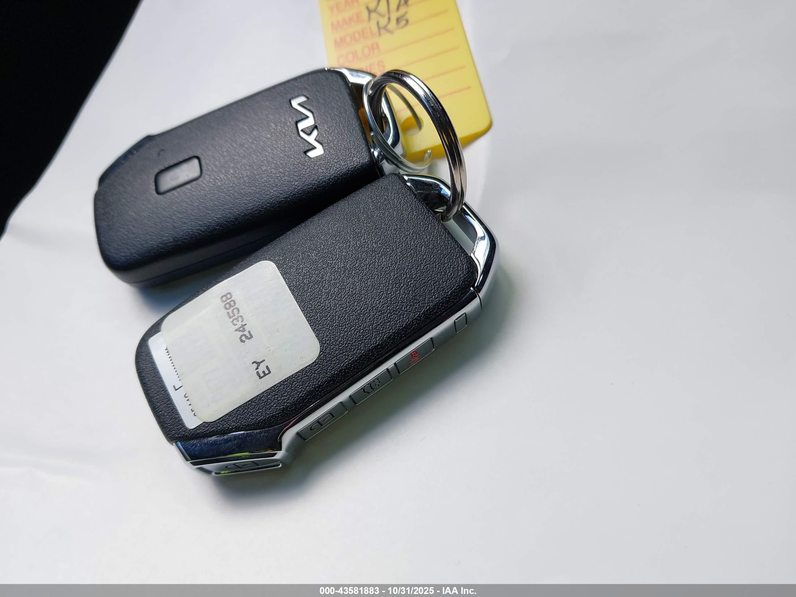 KIA K5 image 11