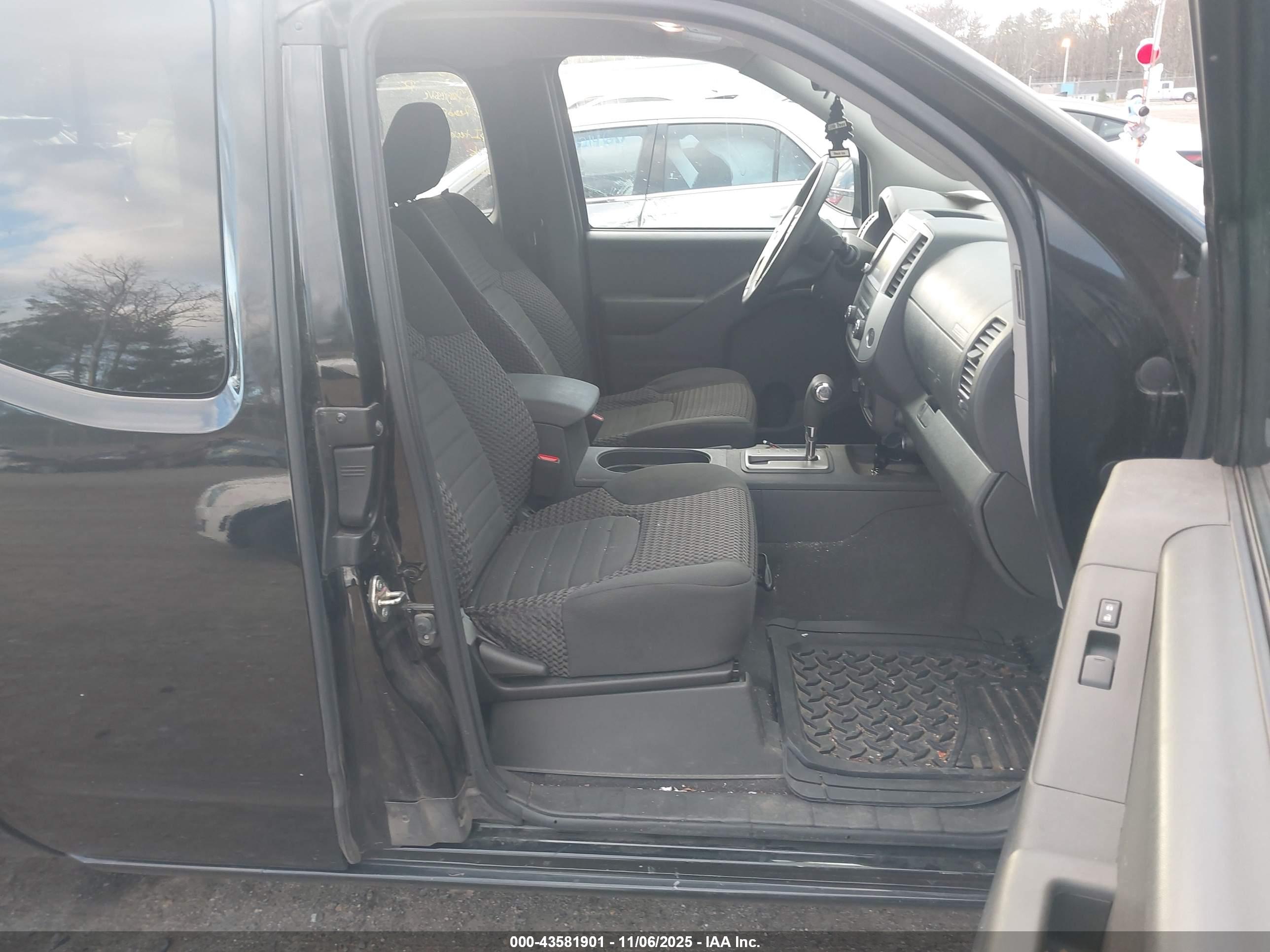 NISSAN FRONTIER image 5